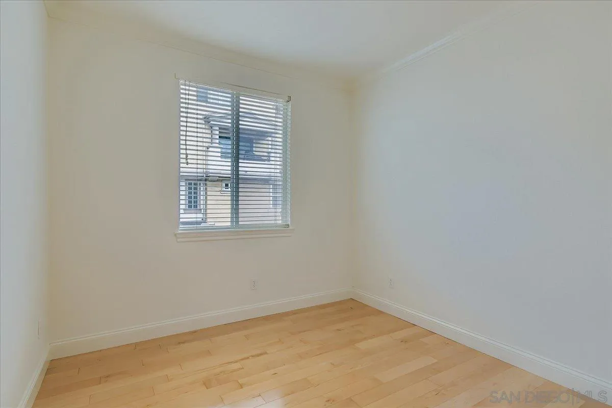 https://cdn.realtyfeed.com/cdn/127/250046125/c8661f8bfcac88bab7a0311b231a0734.webp
