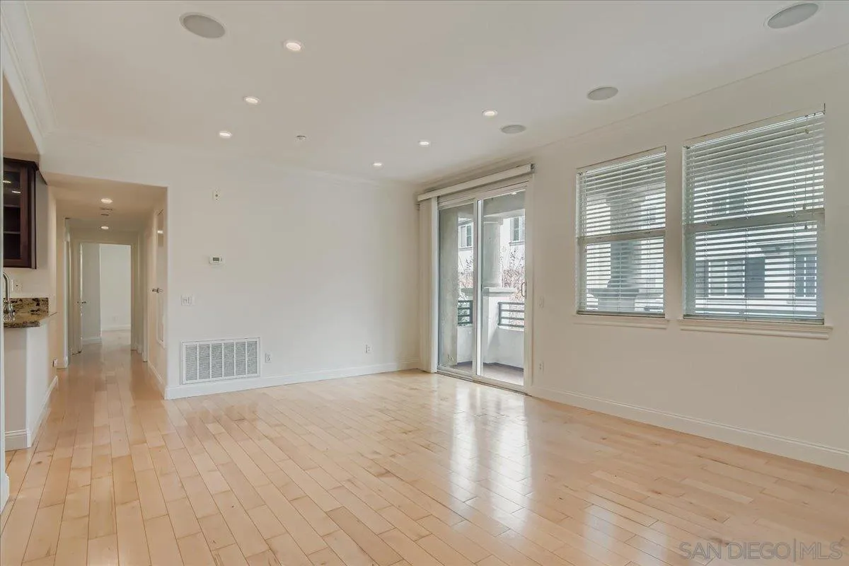 https://cdn.realtyfeed.com/cdn/127/250046125/c96073226f2496a1f20938683962f4ac.webp