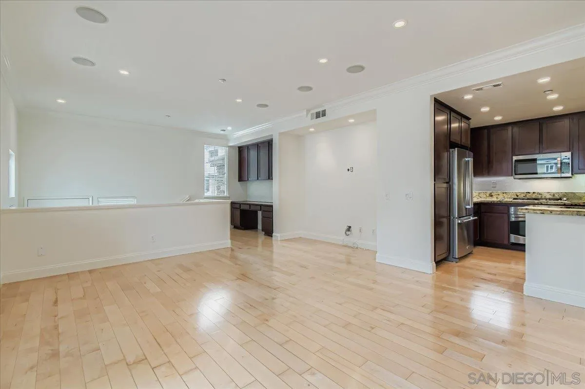 Photo #4: 250046125 Listing: Photo #4