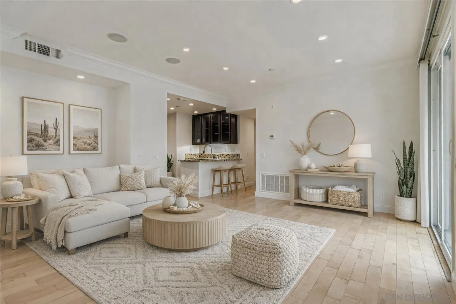 Browse active condo listings in KEARNY MESA