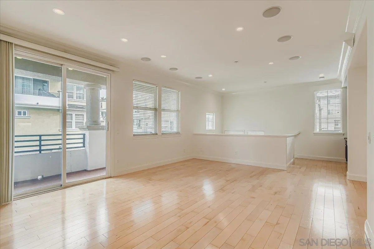 Photo #2: 250046125 Listing: Photo #2