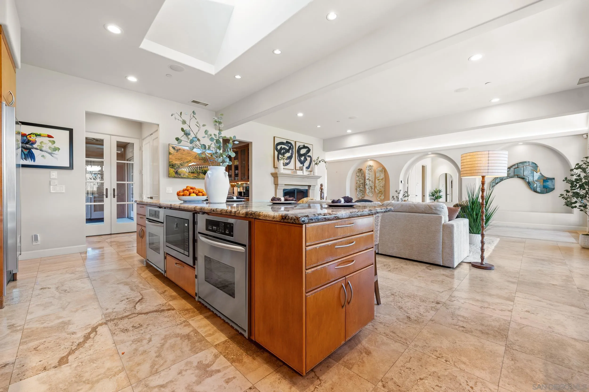 https://cdn.realtyfeed.com/cdn/127/250046129/7bc942d679f03888e8f0a557def28de6.webp