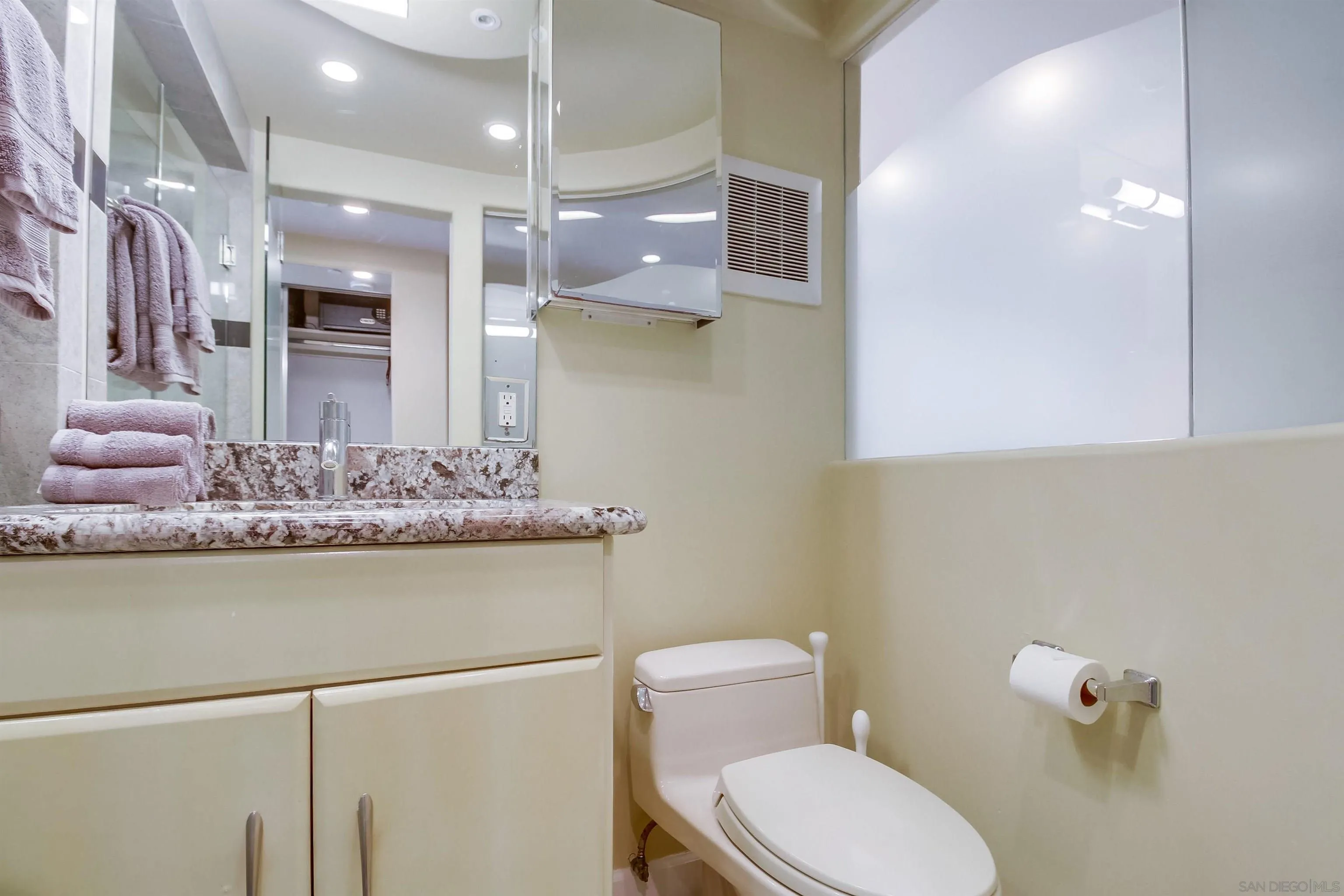 Photo #32: 250046134 Listing: Photo #32