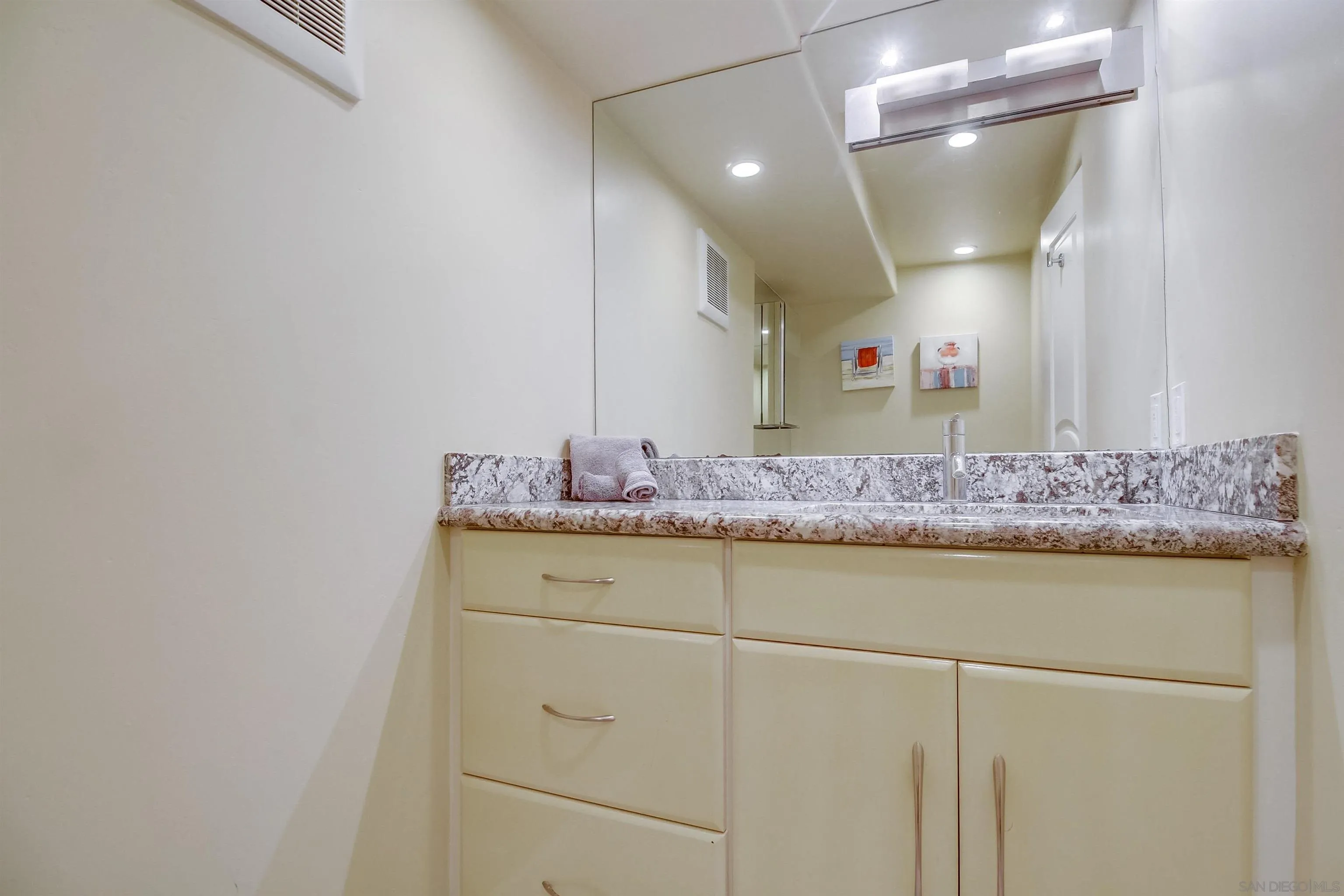 Photo #23: 250046134 Listing: Photo #23