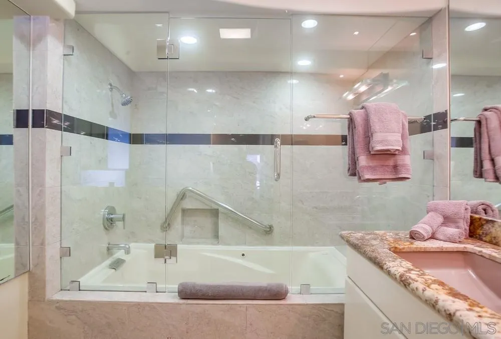 Photo #18: 250046146 Listing: Photo #18