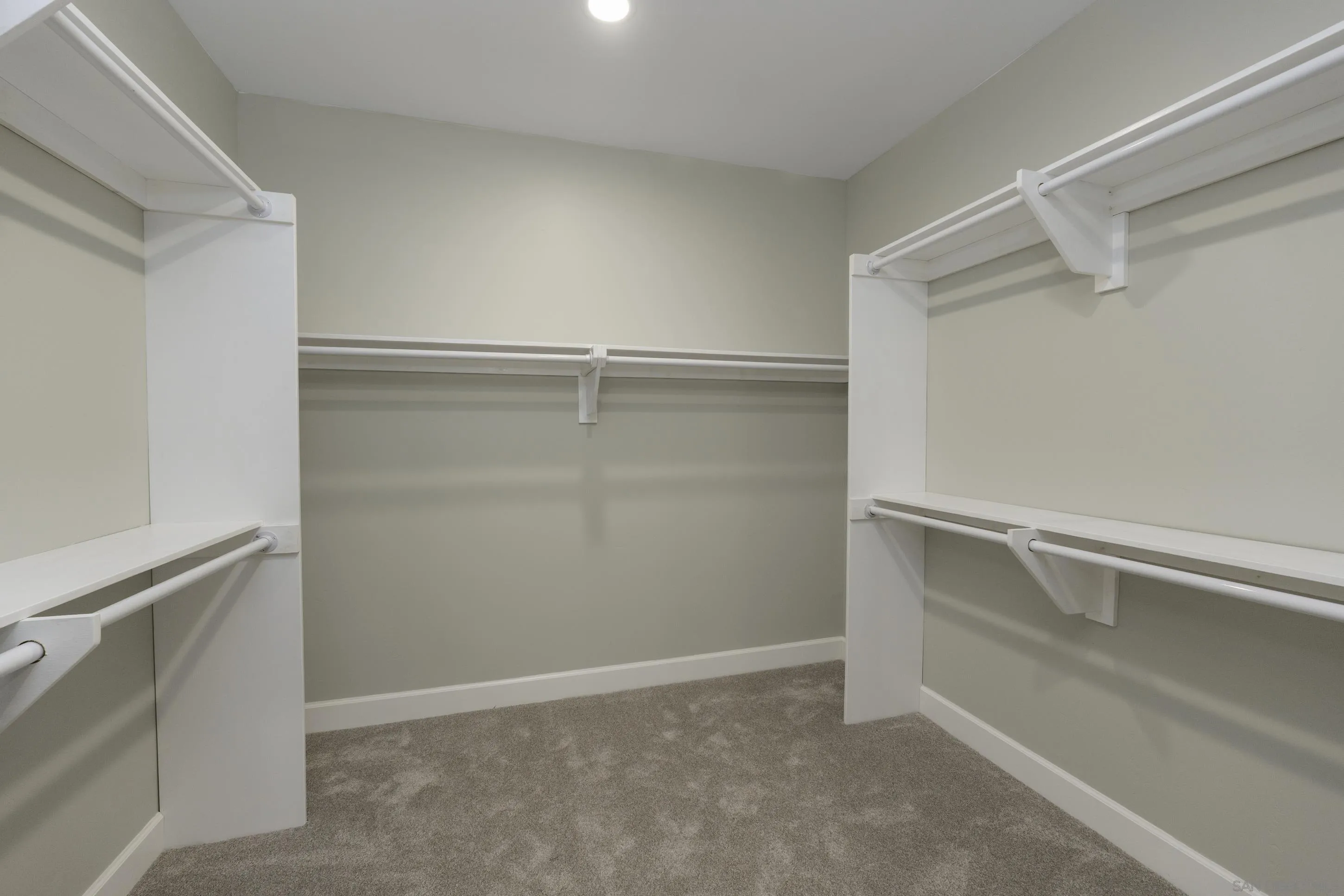 https://cdn.realtyfeed.com/cdn/127/250046152/069d0708f44cbbea1415b43d94769260.webp