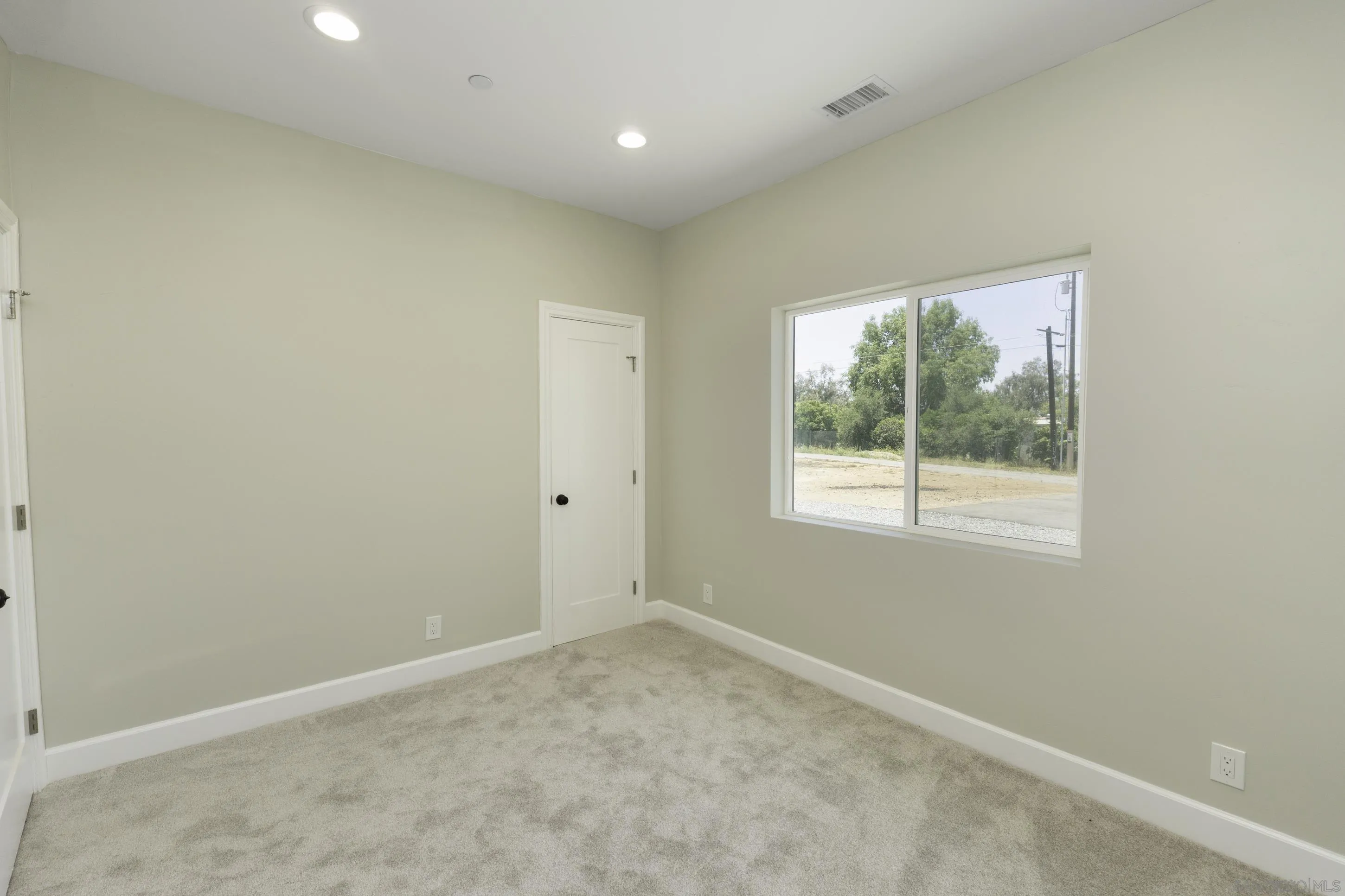 https://cdn.realtyfeed.com/cdn/127/250046152/1b3535f684704059488ef2894c2c503f.webp