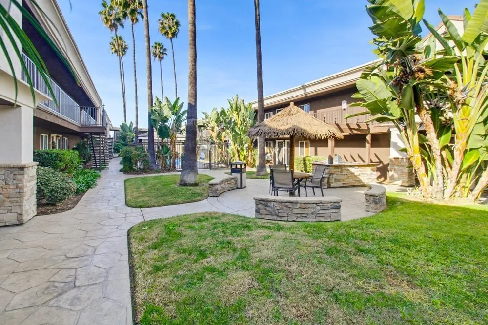 https://cdn.realtyfeed.com/cdn/127/250046157/812be28050631c6ee0e0531d7d1a88d6.webp