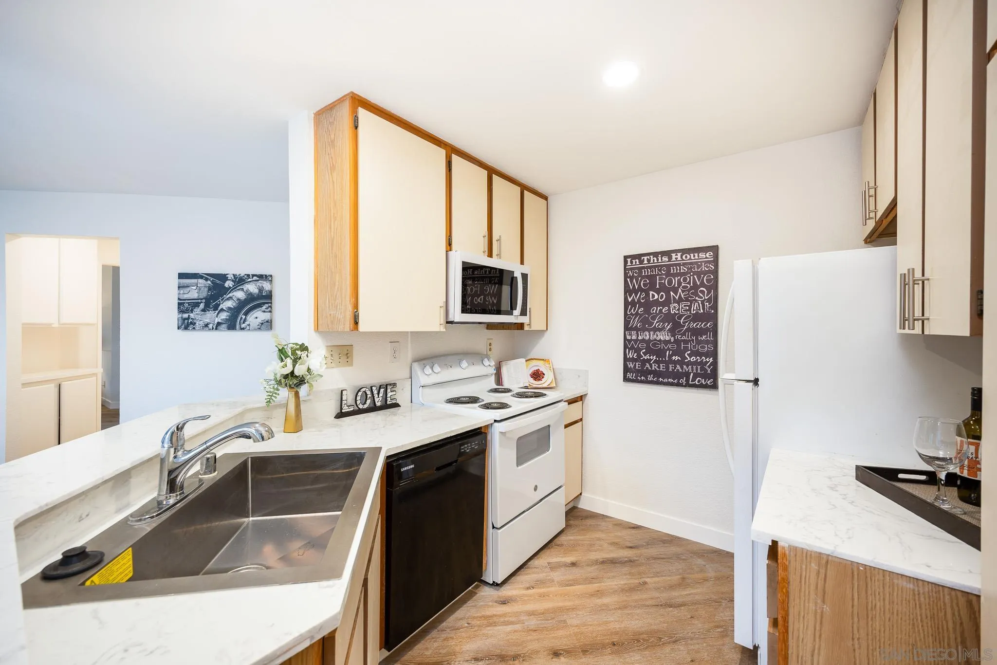 Photo #14: 250046162 Listing: Photo #14