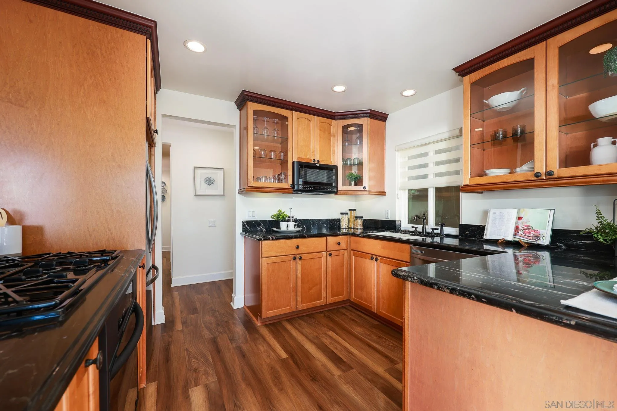 Photo #10: 250046165 Listing: Photo #10