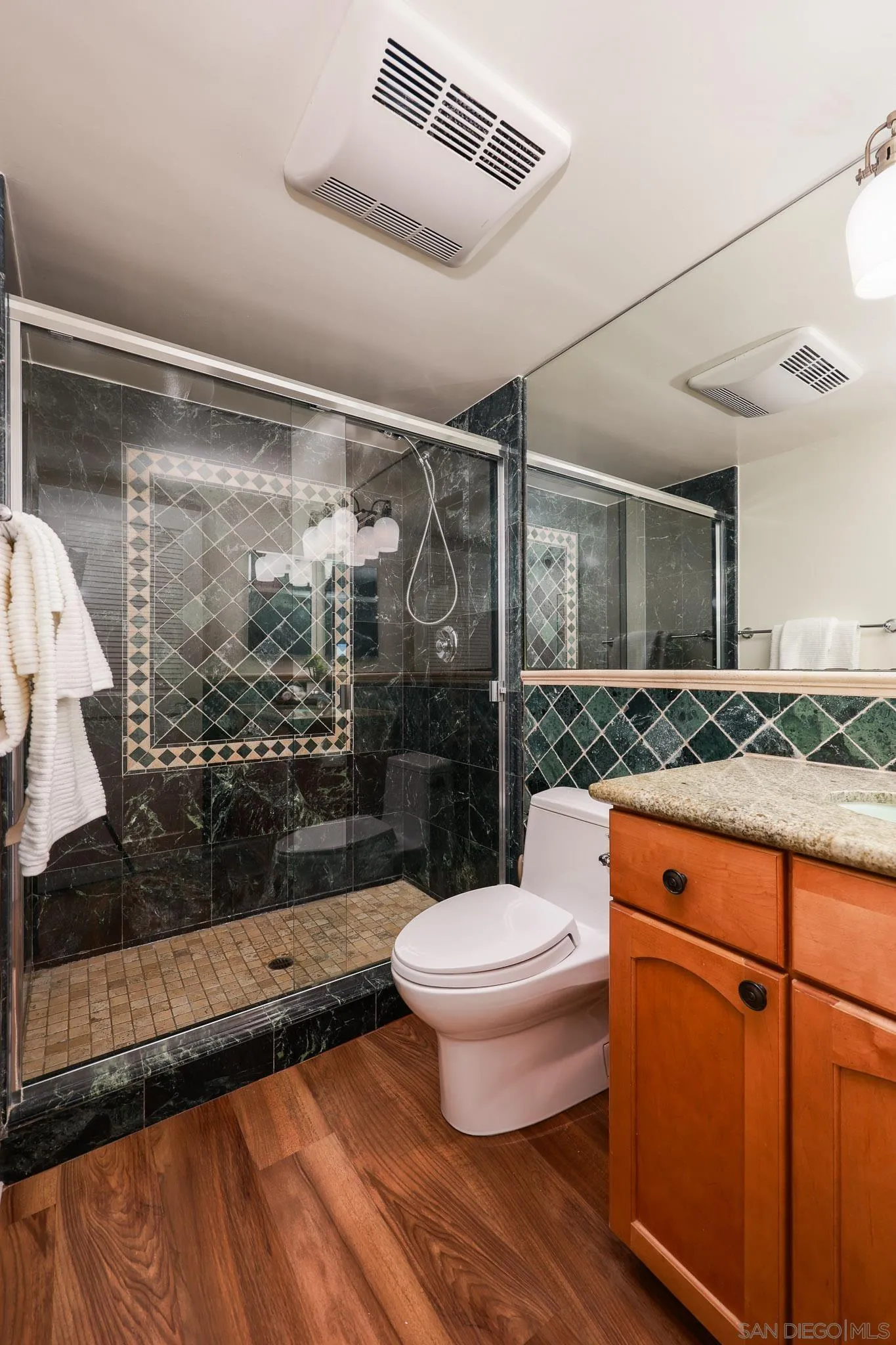 Photo #15: 250046165 Listing: Photo #15