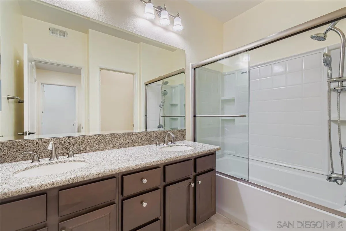 https://cdn.realtyfeed.com/cdn/127/250046166/431309e53d8c24b5c5117ee67987121f.webp
