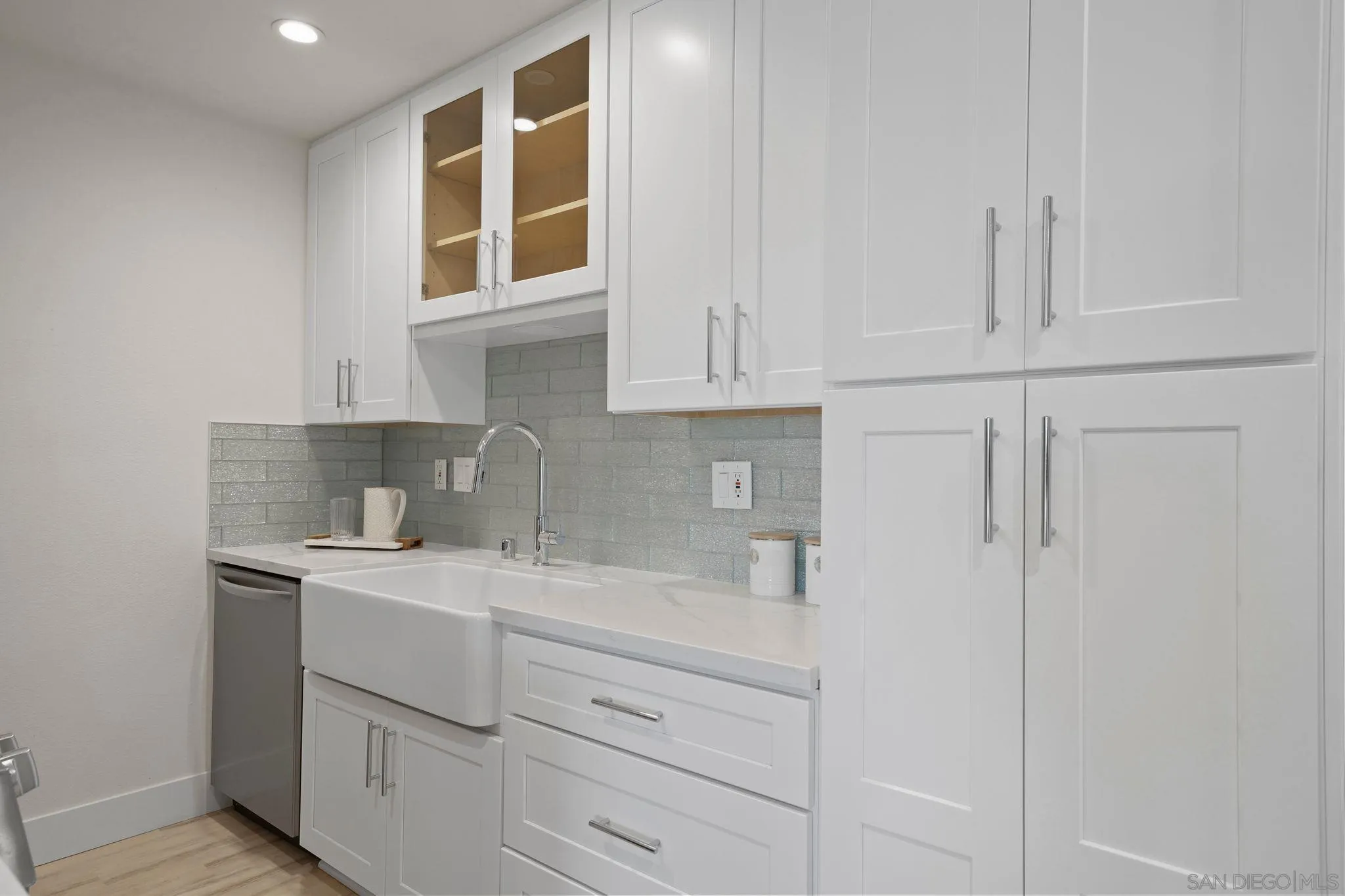 https://cdn.realtyfeed.com/cdn/127/250046172/81fd2cf7bbf6a24c8bbeaf5f21579888.webp
