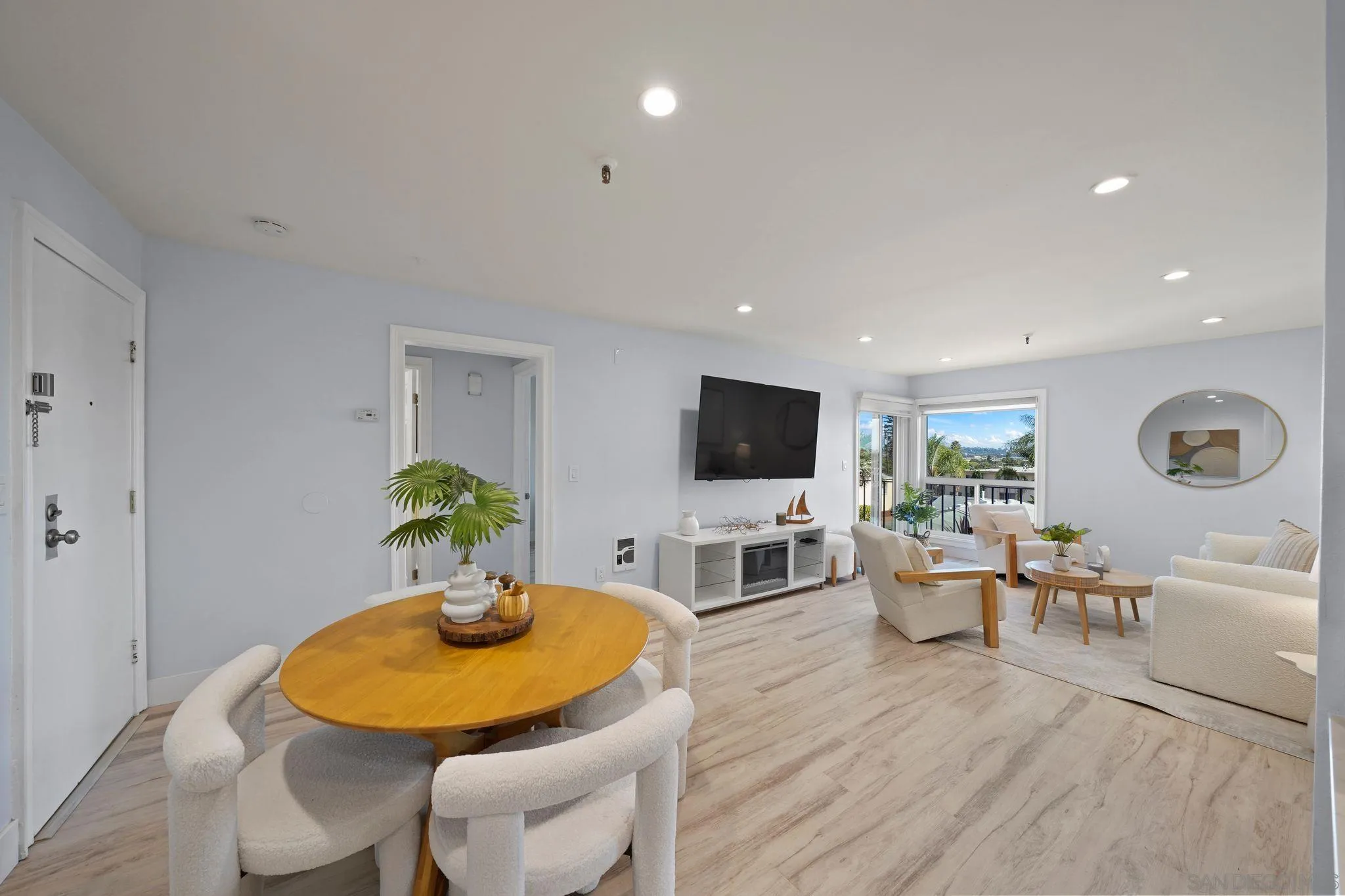 https://cdn.realtyfeed.com/cdn/127/250046172/fbd28114d54cca3abbcc0c9077882b30.webp