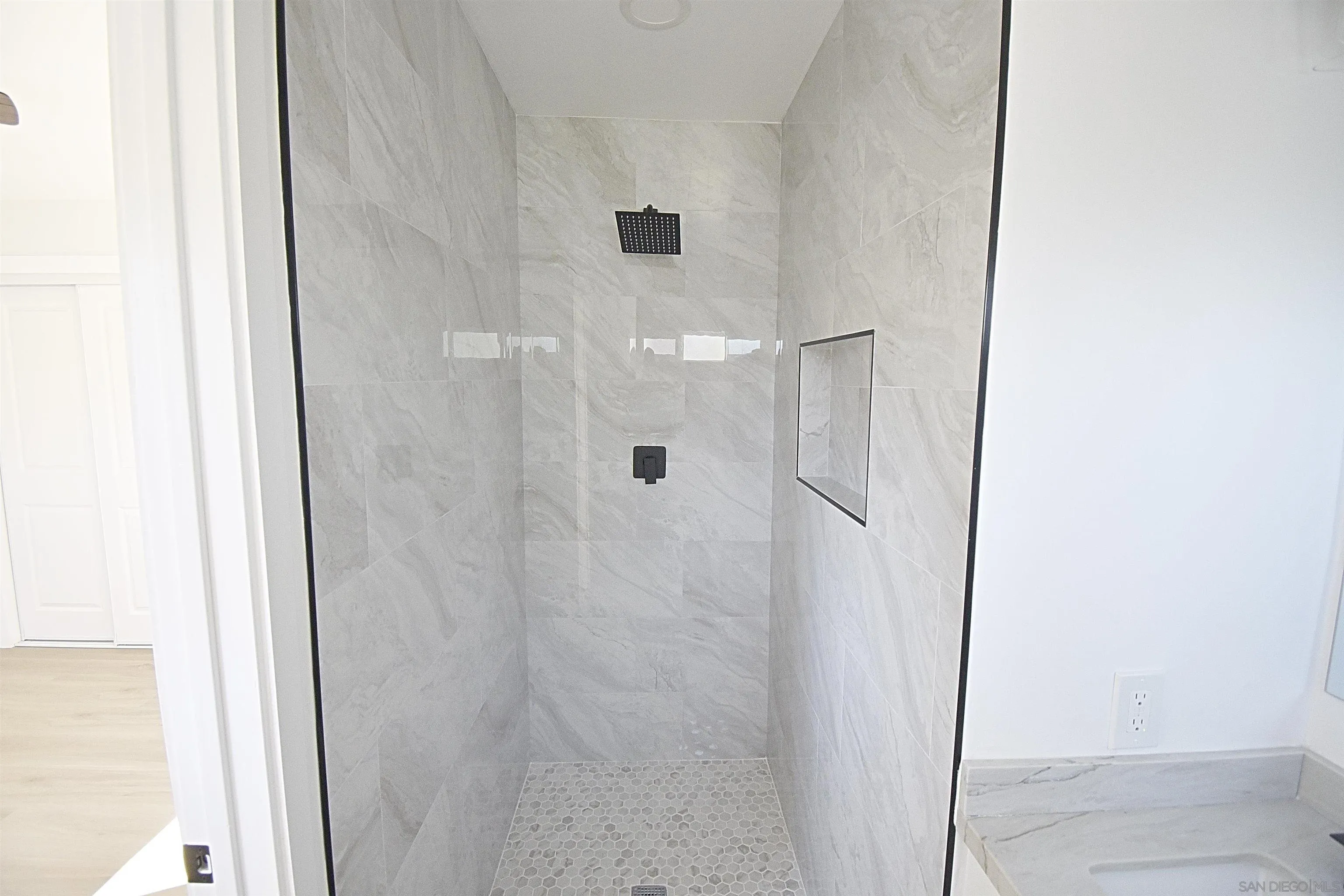https://cdn.realtyfeed.com/cdn/127/250046177/957d0121069919c463f1720e1175b603.webp