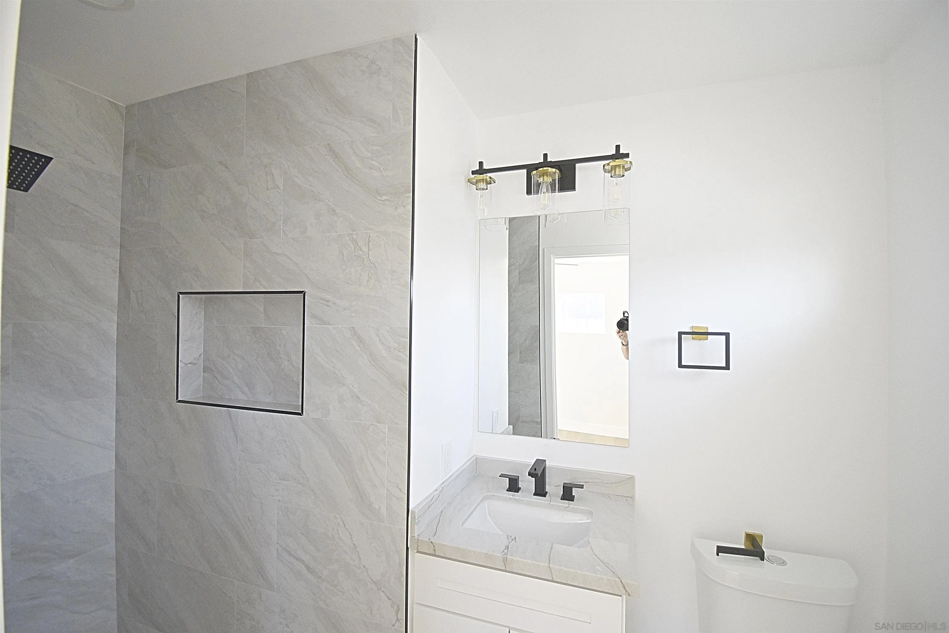 https://cdn.realtyfeed.com/cdn/127/250046177/f3c36f425e84e420879f168c7c236699.webp