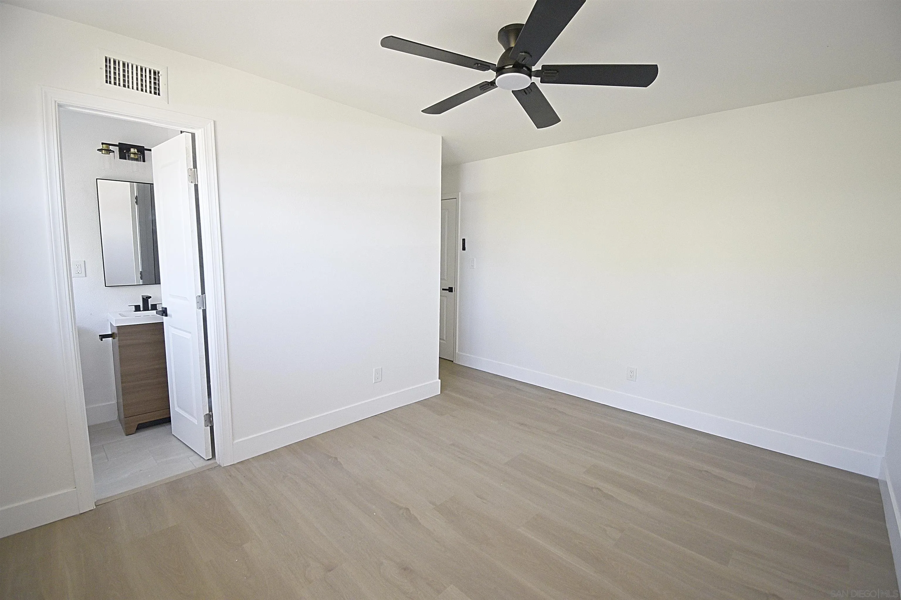 https://cdn.realtyfeed.com/cdn/127/250046178/58b9c6b27abb60fd068900f58b8a3b52.webp