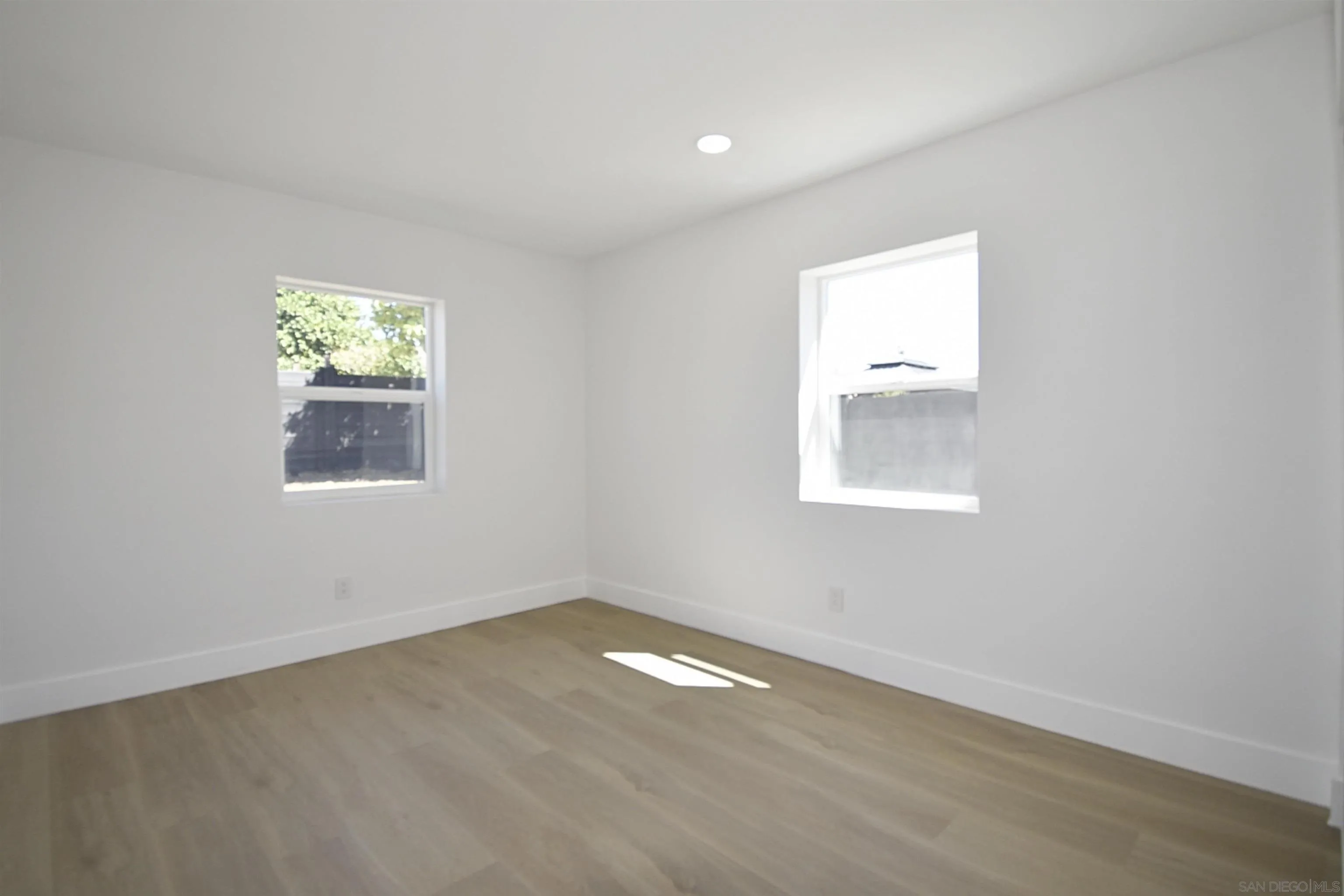 https://cdn.realtyfeed.com/cdn/127/250046178/75c870779307c6cef3384861fec786eb.webp