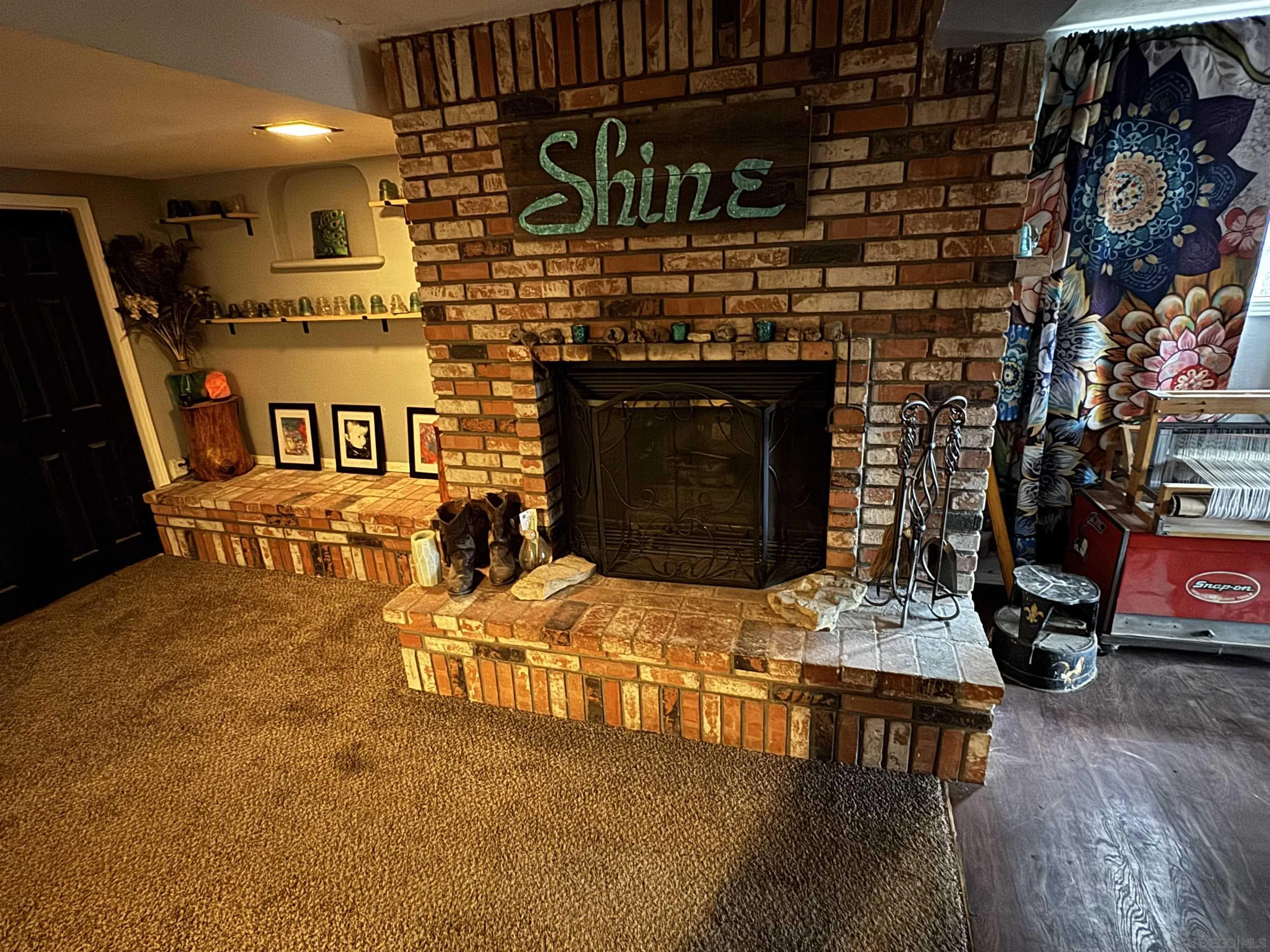 https://cdn.realtyfeed.com/cdn/127/250046196/e160c90114c8536b0bc7a0b1006ada07.webp