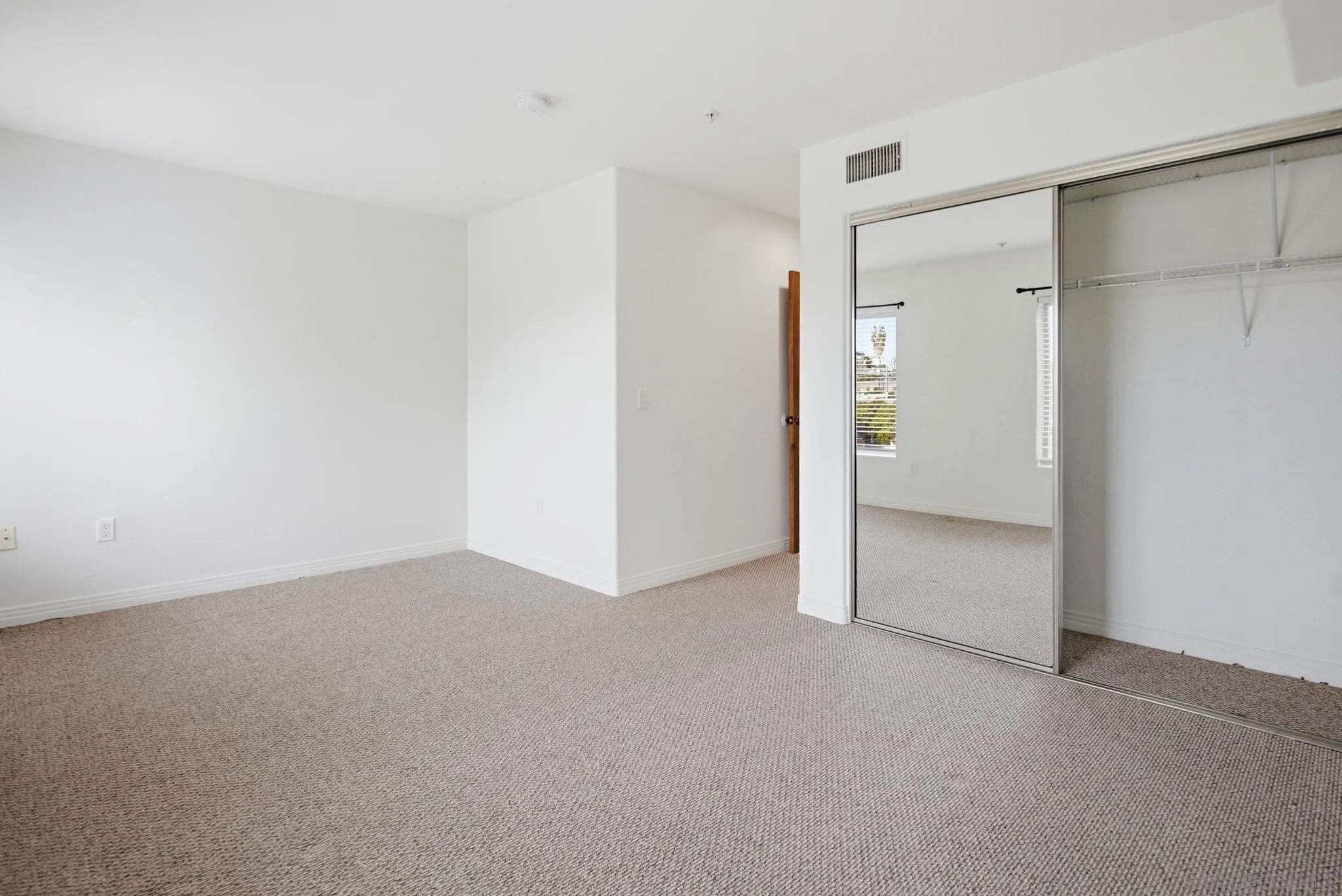 Photo #13: 250046224 Listing: Photo #13