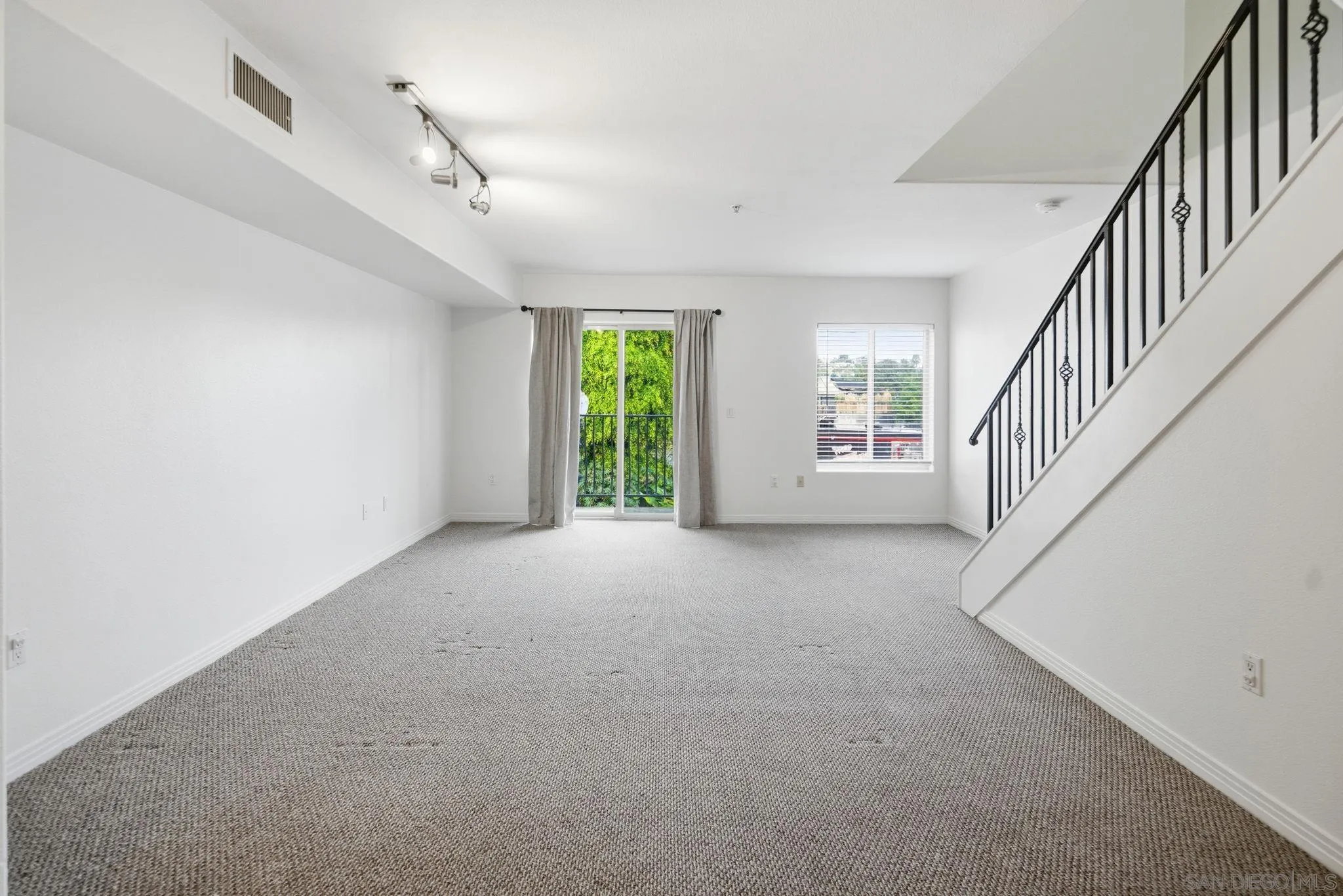 Photo #8: 250046224 Listing: Photo #8