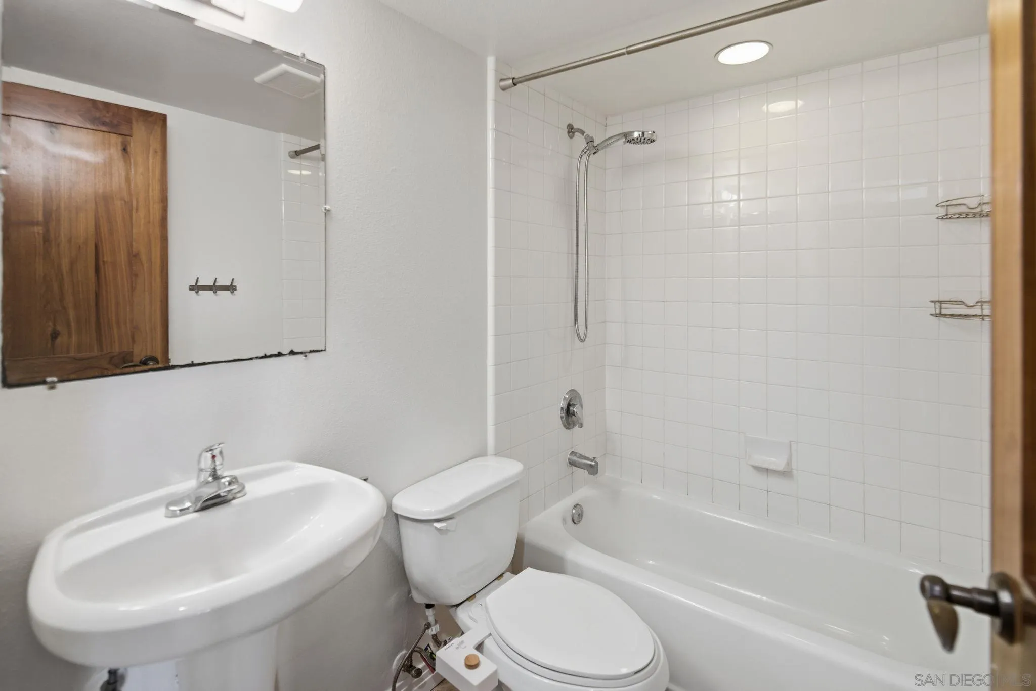 Photo #16: 250046224 Listing: Photo #16