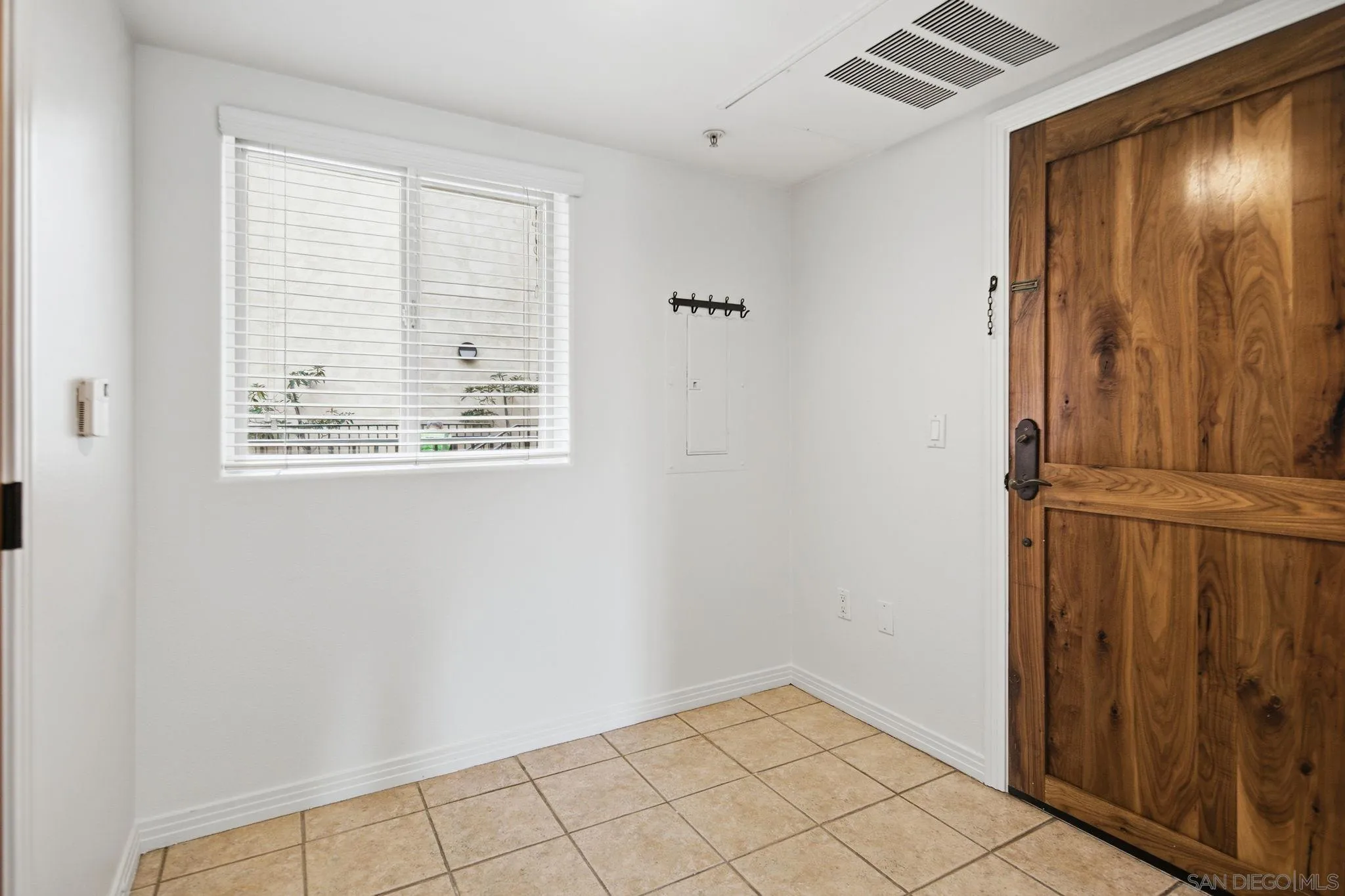 Photo #11: 250046224 Listing: Photo #11