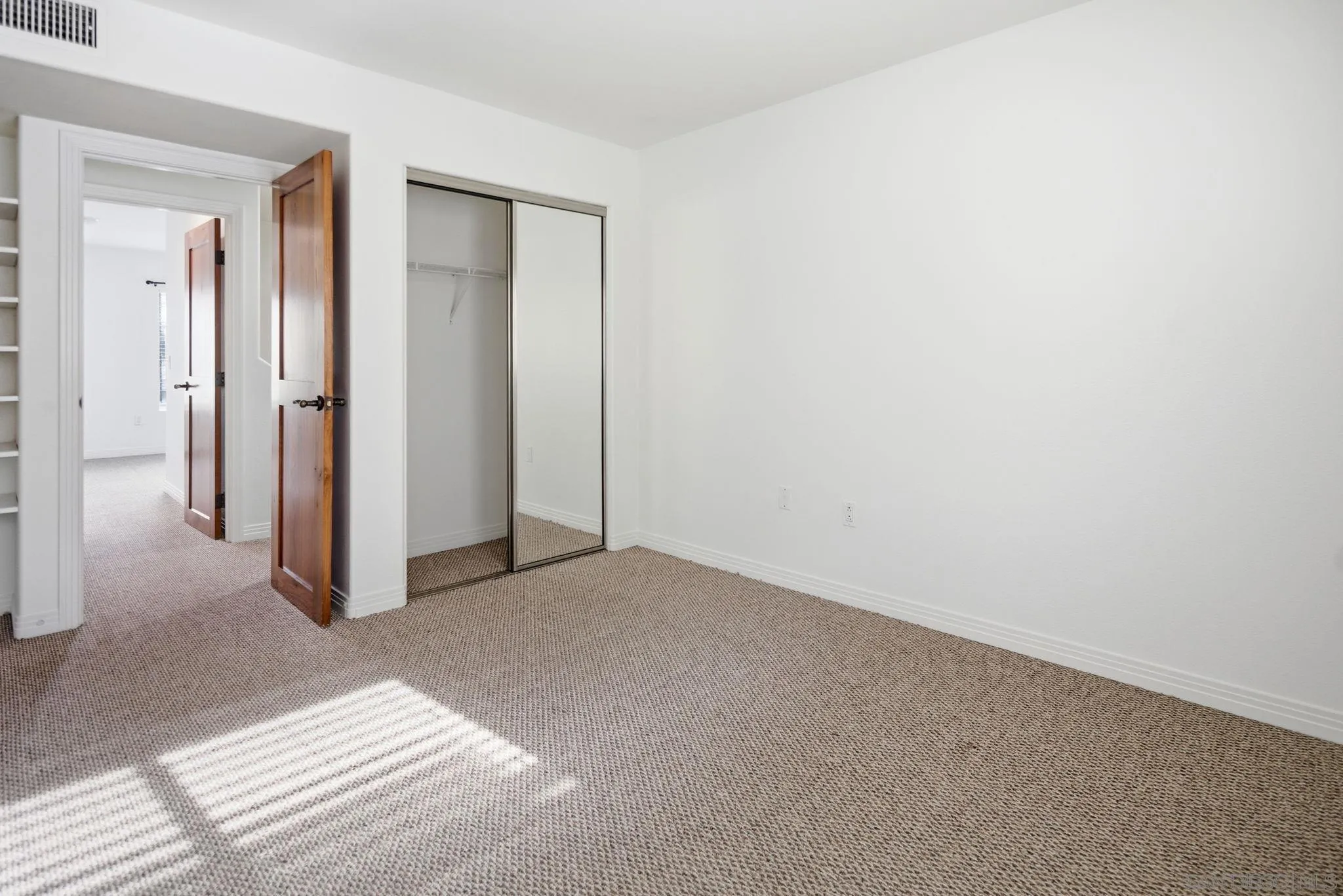 Photo #18: 250046224 Listing: Photo #18