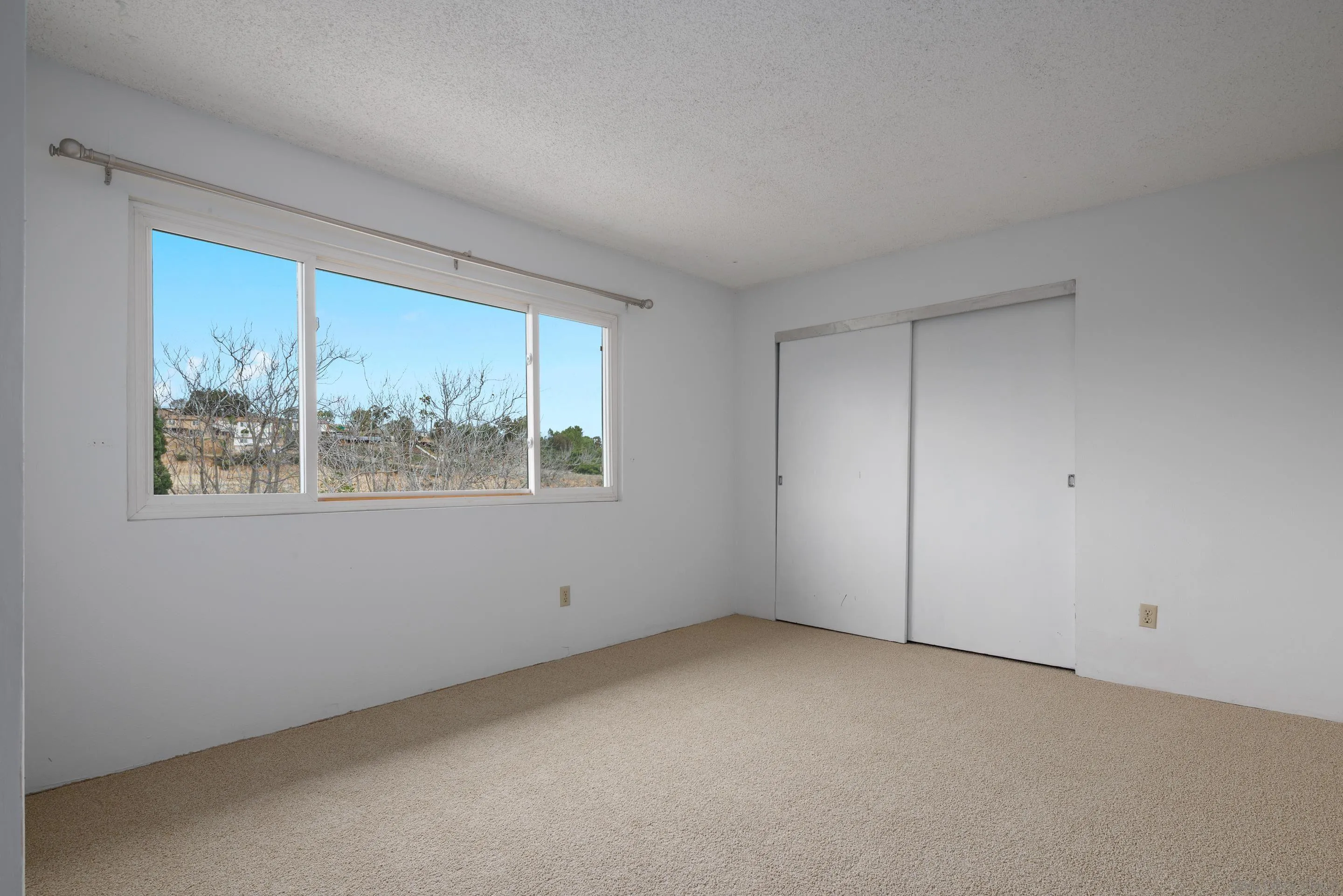 https://cdn.realtyfeed.com/cdn/127/250046227/0a92a6803b9c3859a479f78cbac9f51d.webp