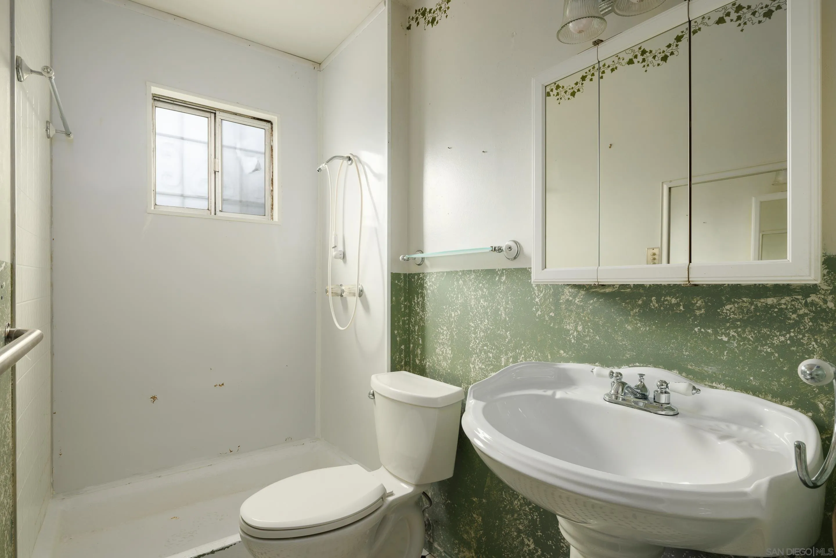 https://cdn.realtyfeed.com/cdn/127/250046227/50afb42030cd8451cf7ebecb7f190cdd.webp