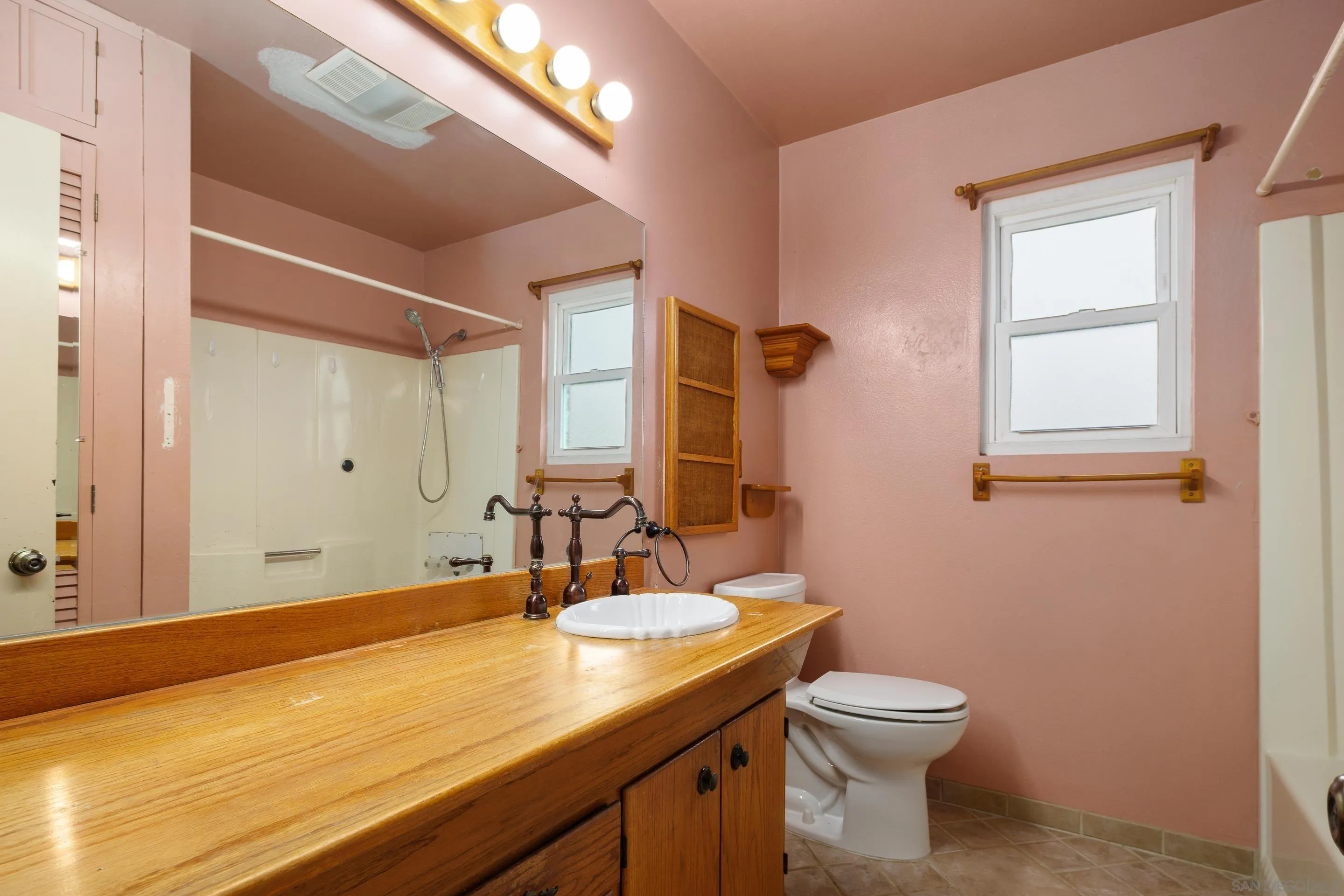 https://cdn.realtyfeed.com/cdn/127/250046227/62f8c8736529bff88a0df8ff8750b160.webp
