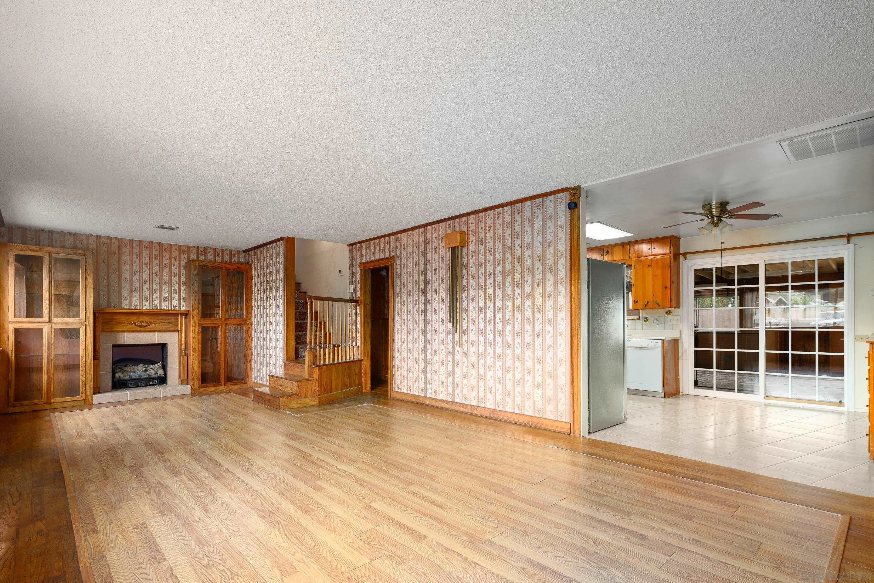 https://cdn.realtyfeed.com/cdn/127/250046227/86d6110e42b4f536573b58184220691e.webp