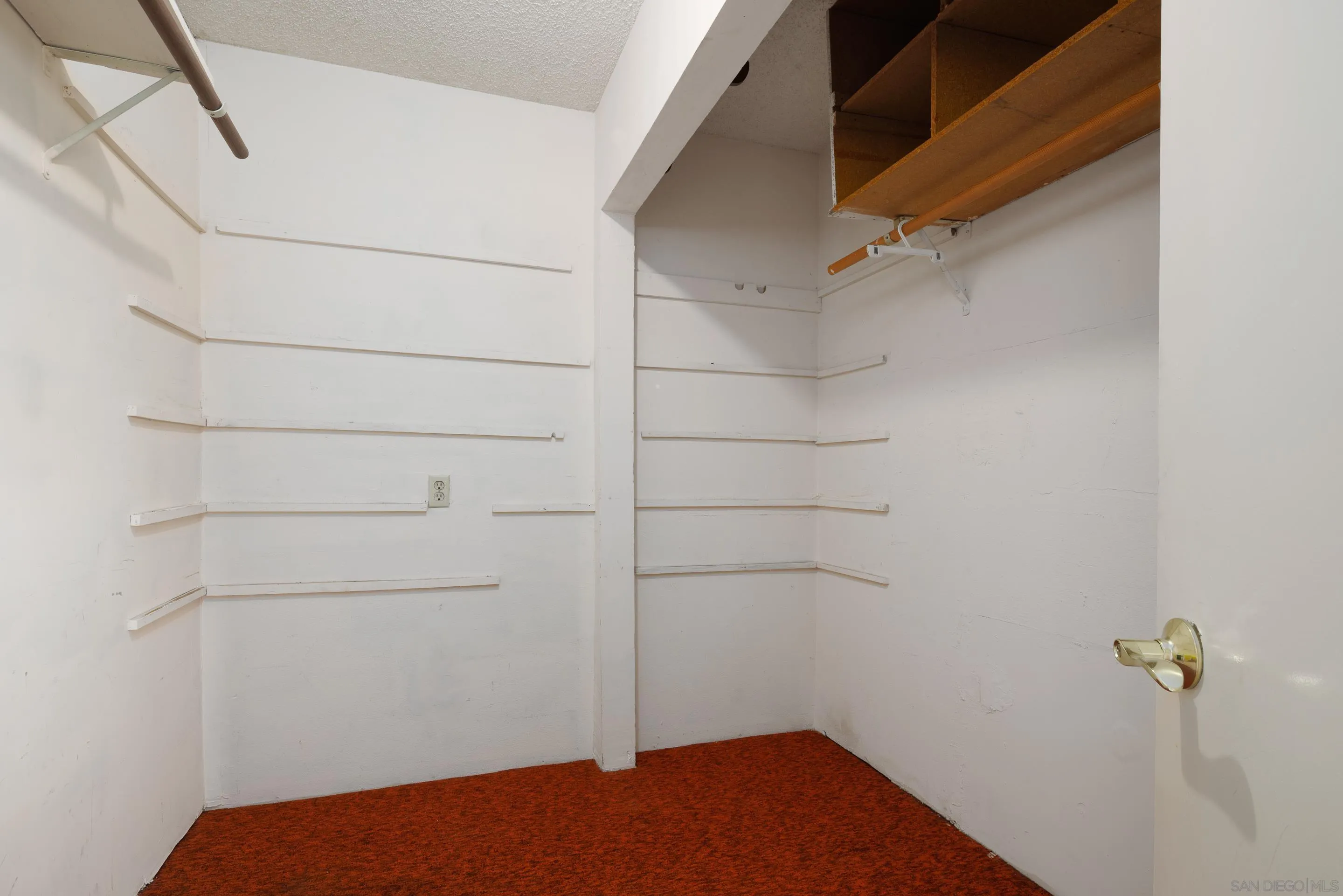 https://cdn.realtyfeed.com/cdn/127/250046227/88f499626e0ae1380b87614df50fb03f.webp