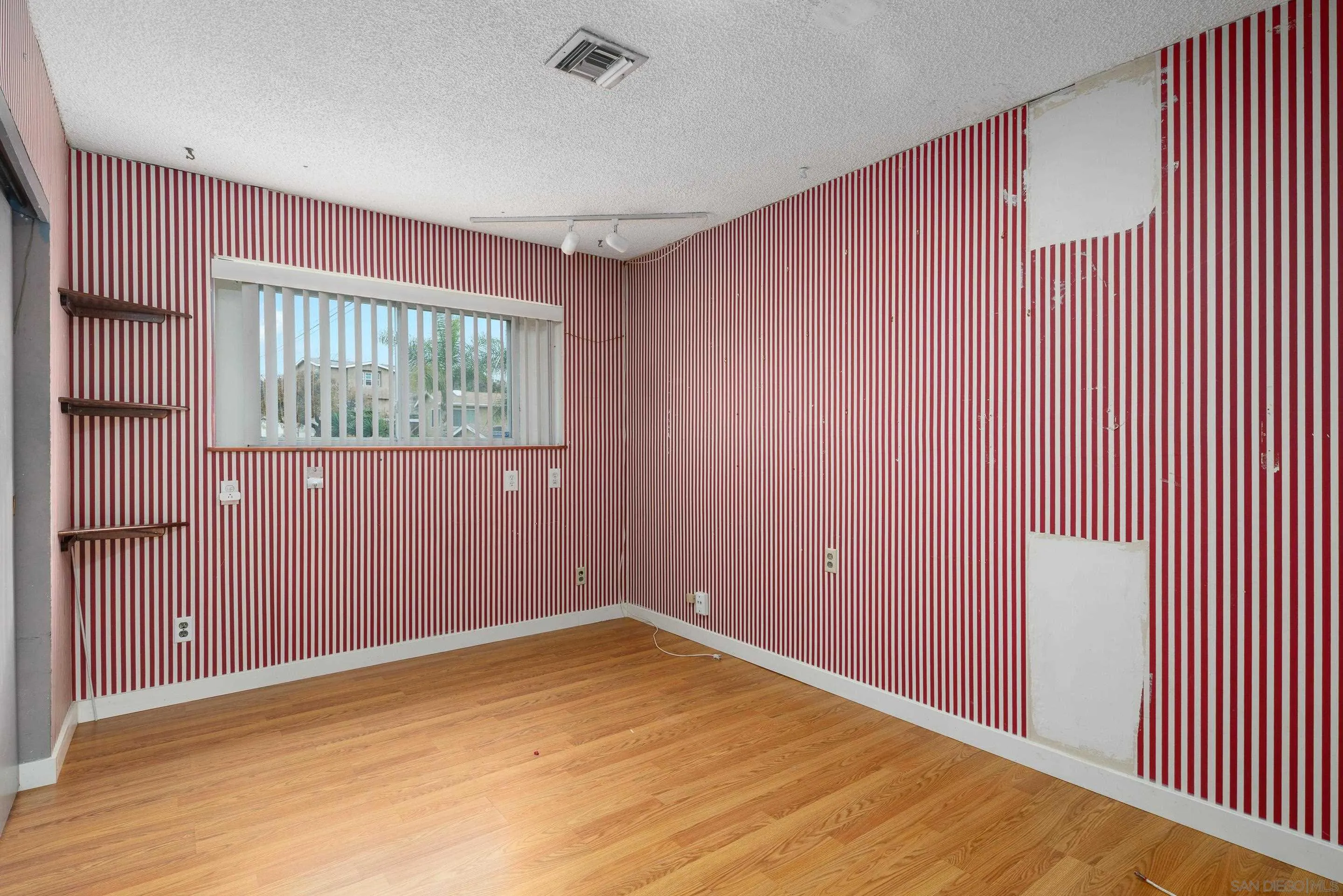 https://cdn.realtyfeed.com/cdn/127/250046227/a4024437a68e7f62207e1e18a798cba4.webp