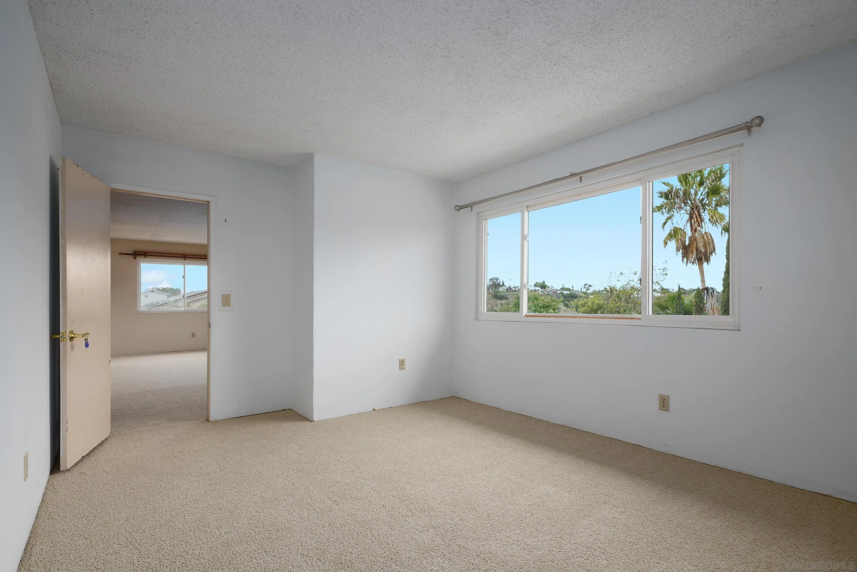 https://cdn.realtyfeed.com/cdn/127/250046227/b5baefc1835cca40e45230e1ba619327.webp