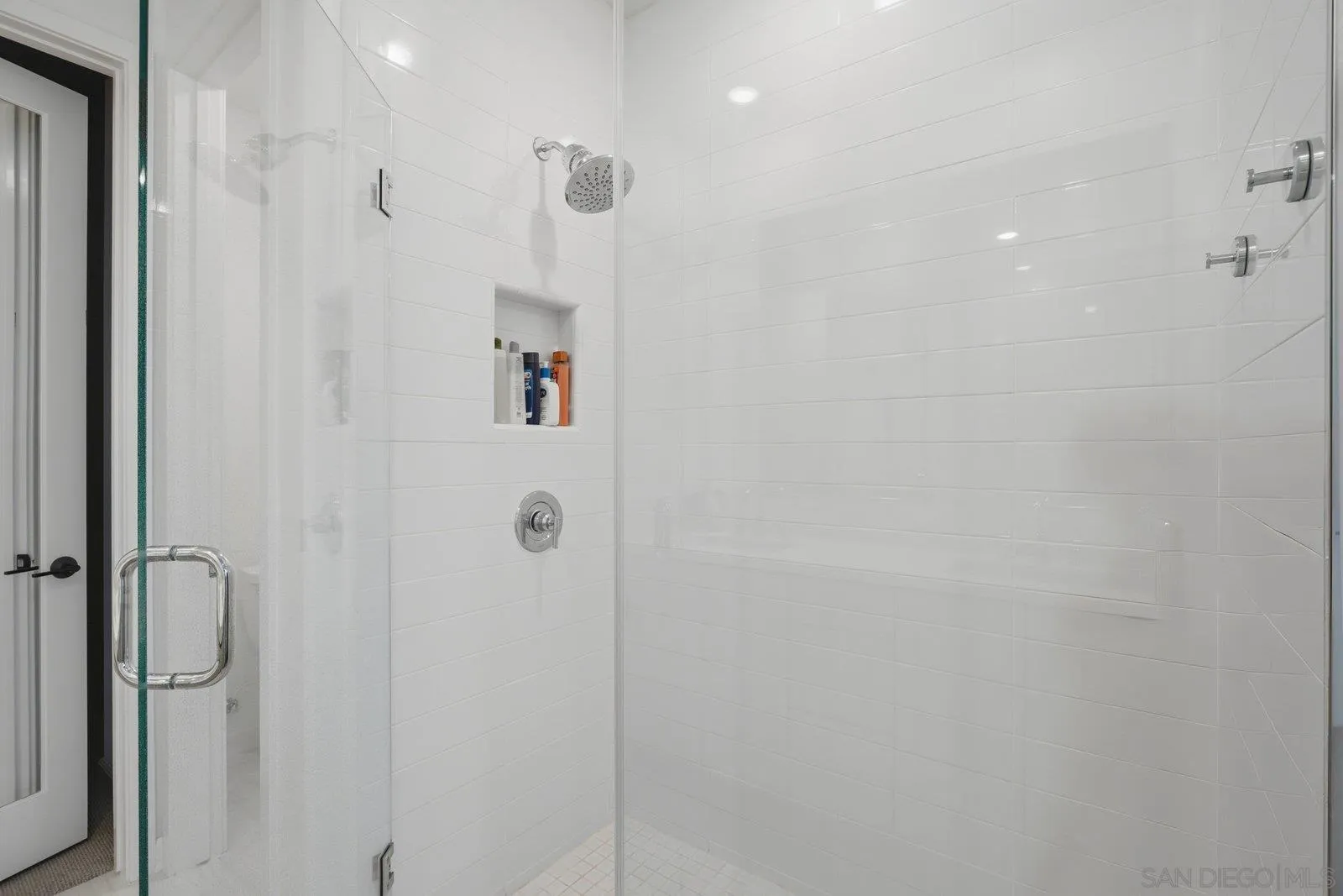 Photo #19: 250046229 Listing: Photo #19