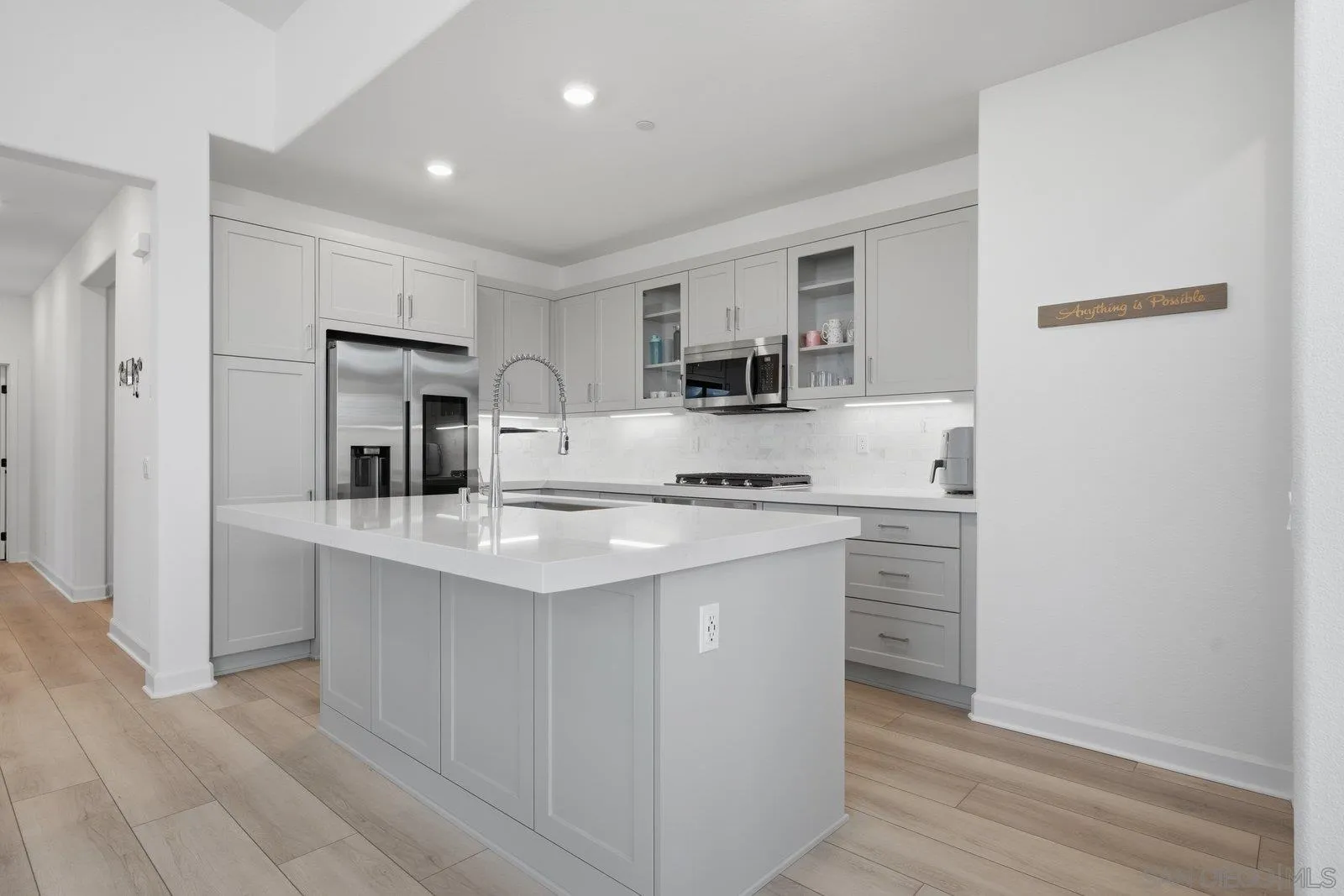 Photo #9: 250046229 Listing: Photo #9