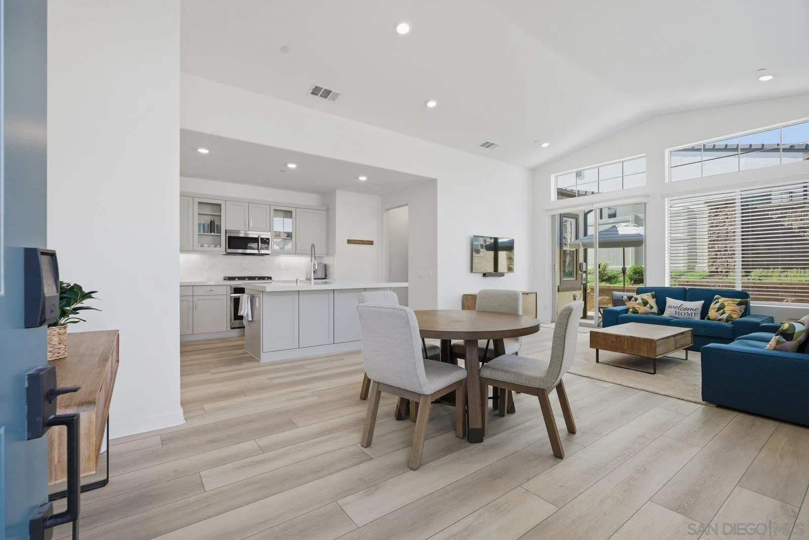 Photo #15: 250046229 Listing: Photo #15