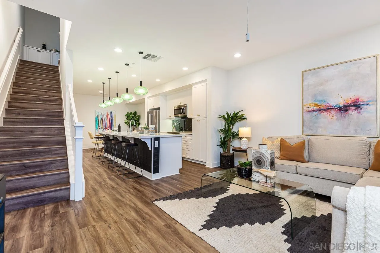 Photo #8: 250046230 Listing: Photo #8