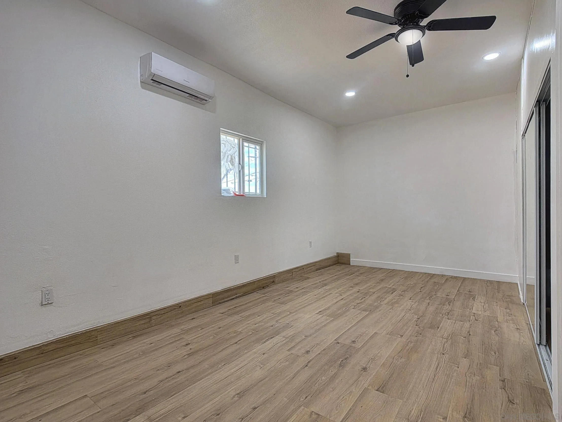 https://cdn.realtyfeed.com/cdn/127/250046235/1812ea253dd619e1276413002eaa11a6.webp