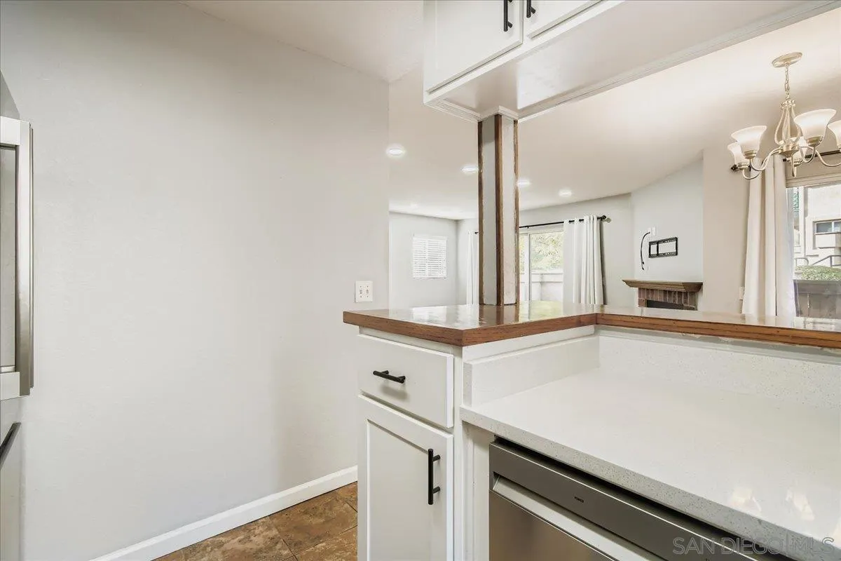 Photo #12: 250046242 Listing: Photo #12