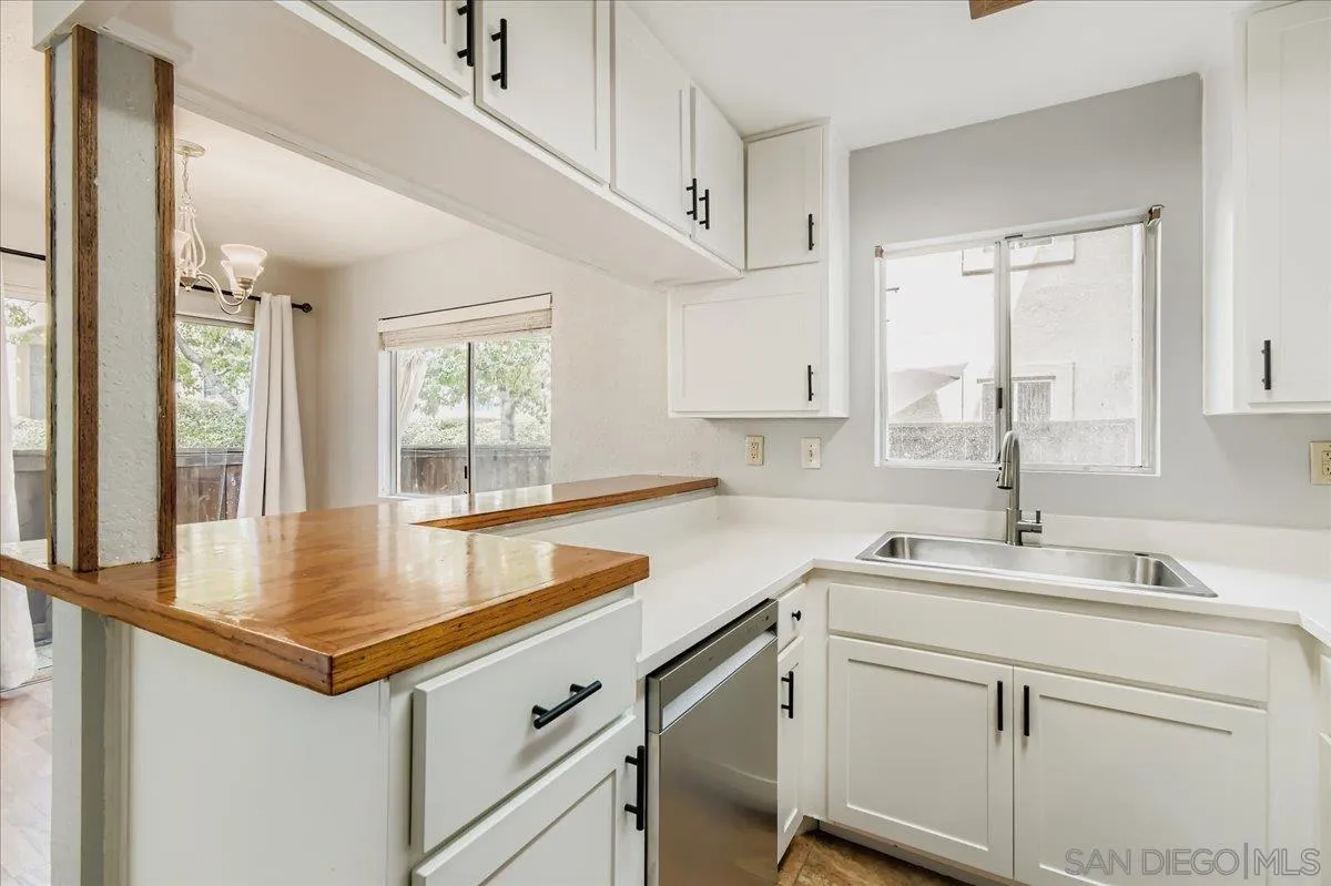 Photo #11: 250046242 Listing: Photo #11