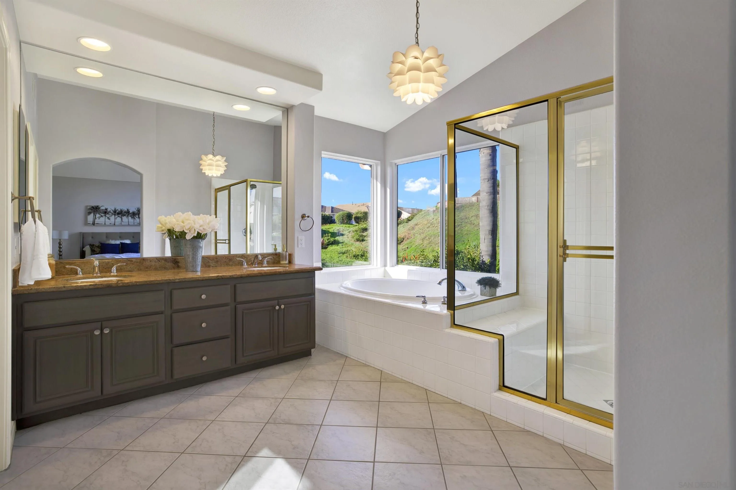 https://cdn.realtyfeed.com/cdn/127/250046245/1e5231448efa6db1ee157310c1078fbd.webp