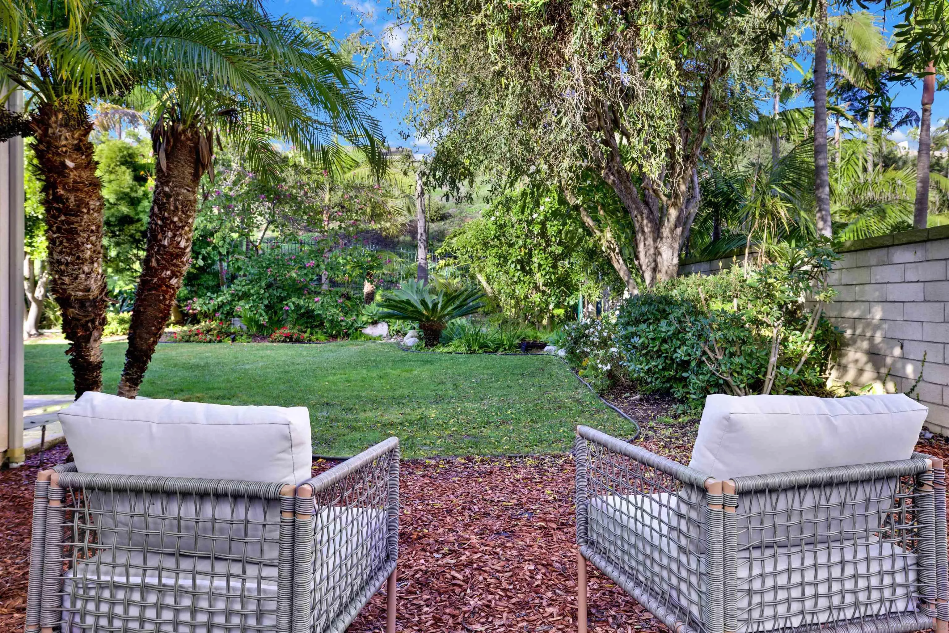 https://cdn.realtyfeed.com/cdn/127/250046245/d8bd6d954bce24e14a6705179c01da35.webp