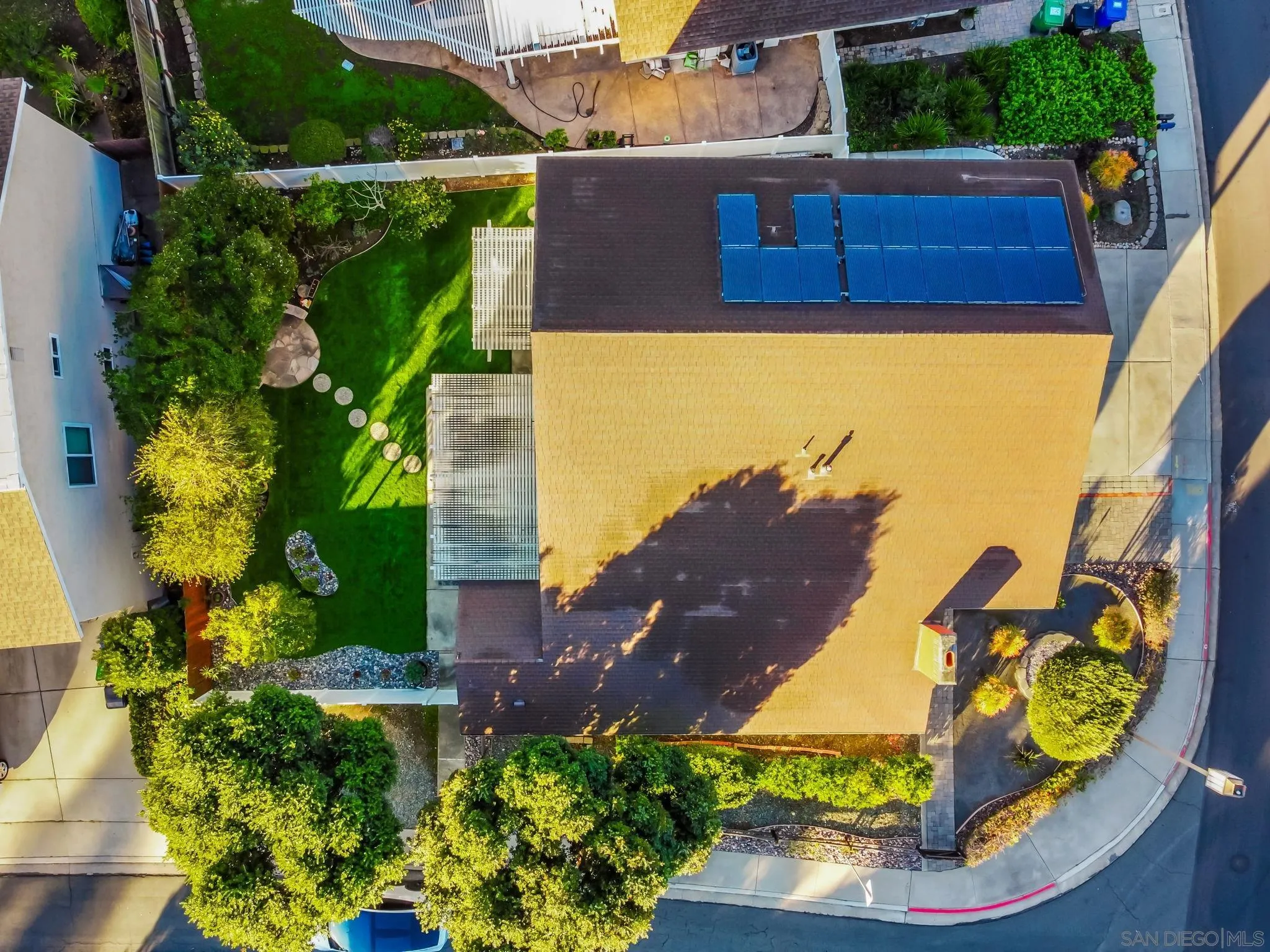 https://cdn.realtyfeed.com/cdn/127/250046248/13c585719737a746aadf0bbd7198661b.webp