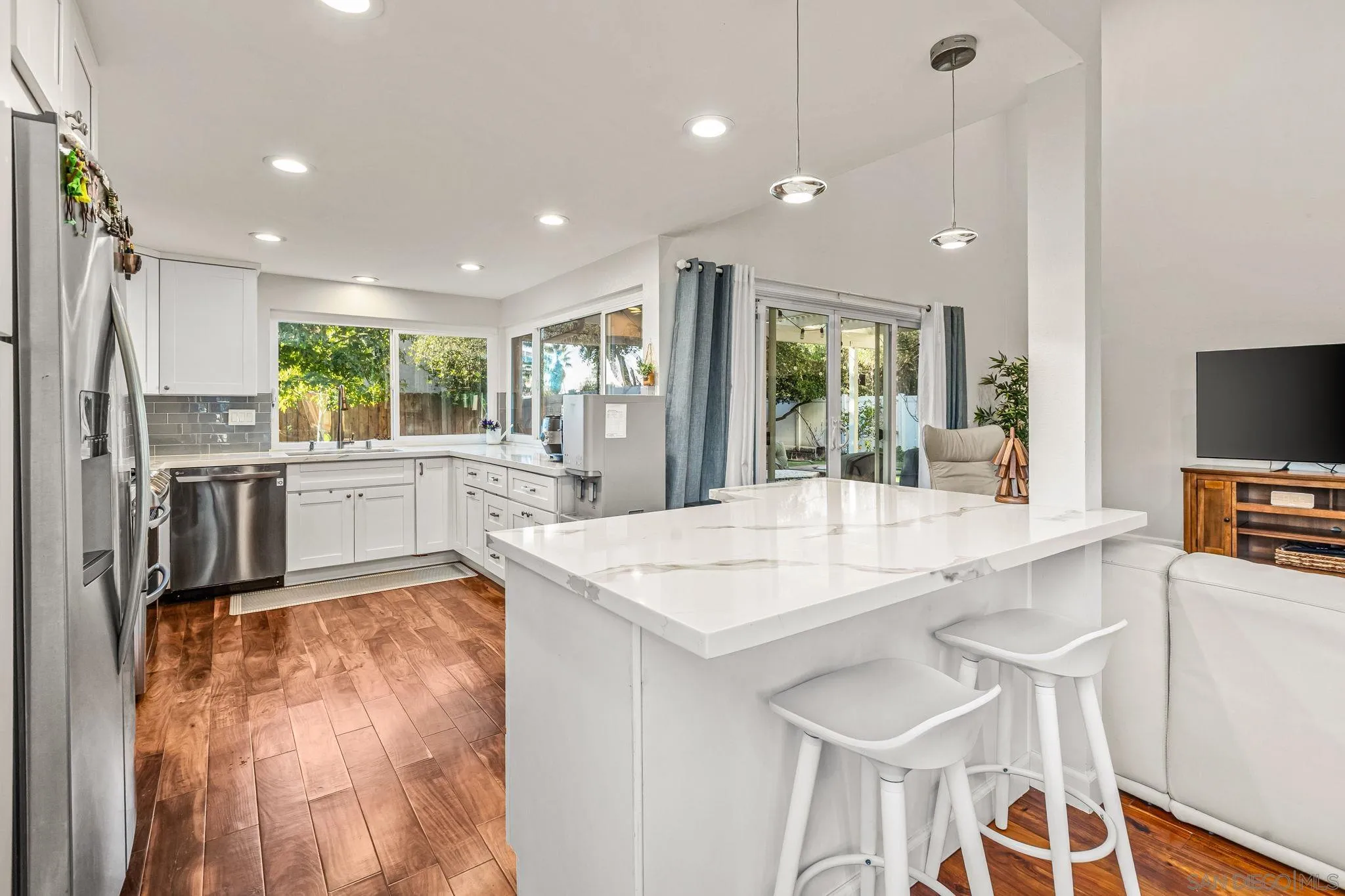https://cdn.realtyfeed.com/cdn/127/250046248/235d9804eb4a16766da846ebb475f13e.webp
