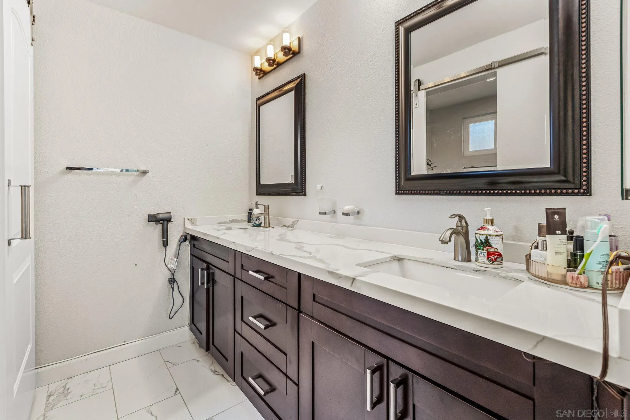 https://cdn.realtyfeed.com/cdn/127/250046248/2a4507306a0e608071e9693b0af41f80.webp