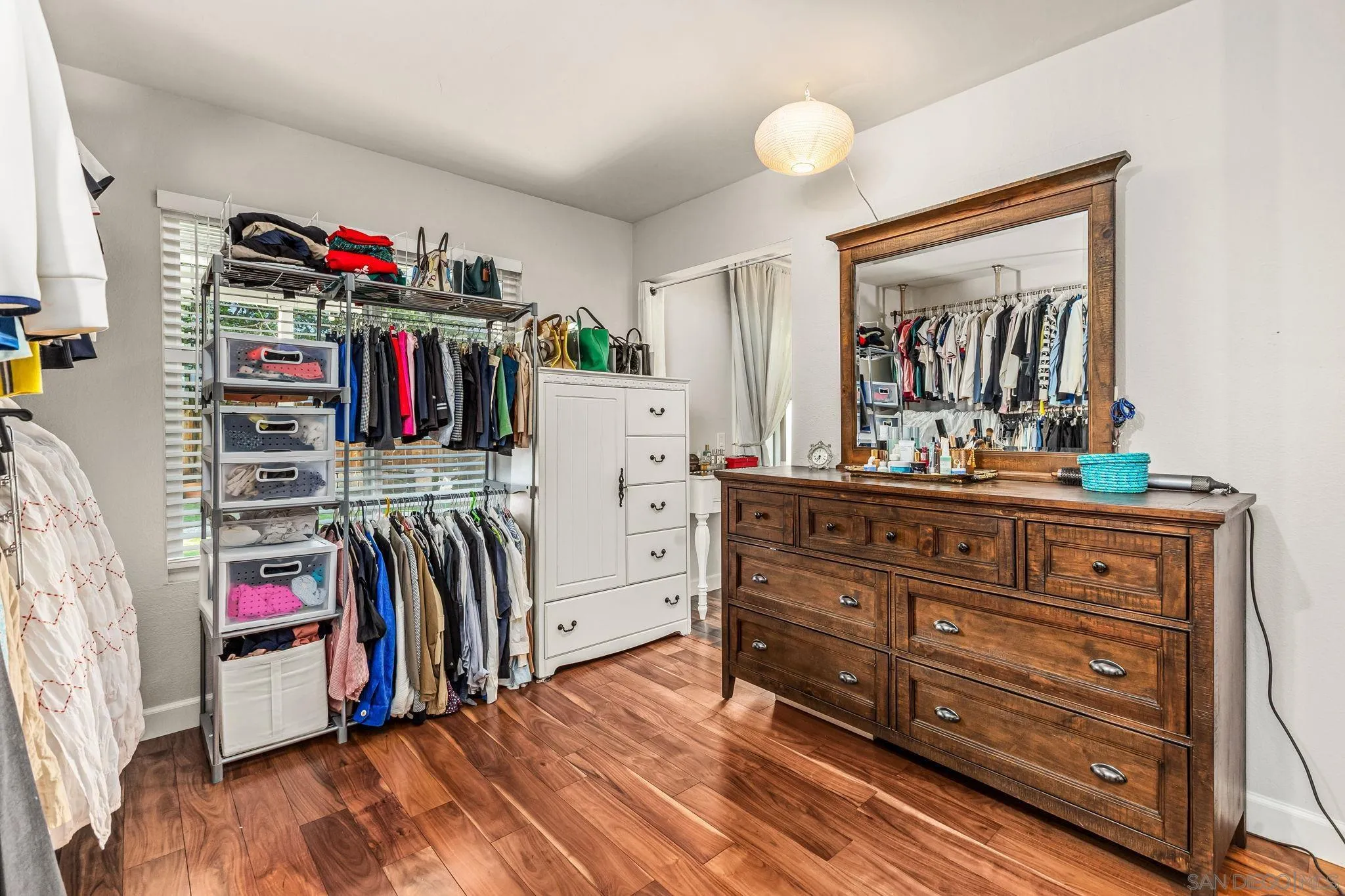 https://cdn.realtyfeed.com/cdn/127/250046248/af41b313970cbb9f4d889ef360f7b72e.webp