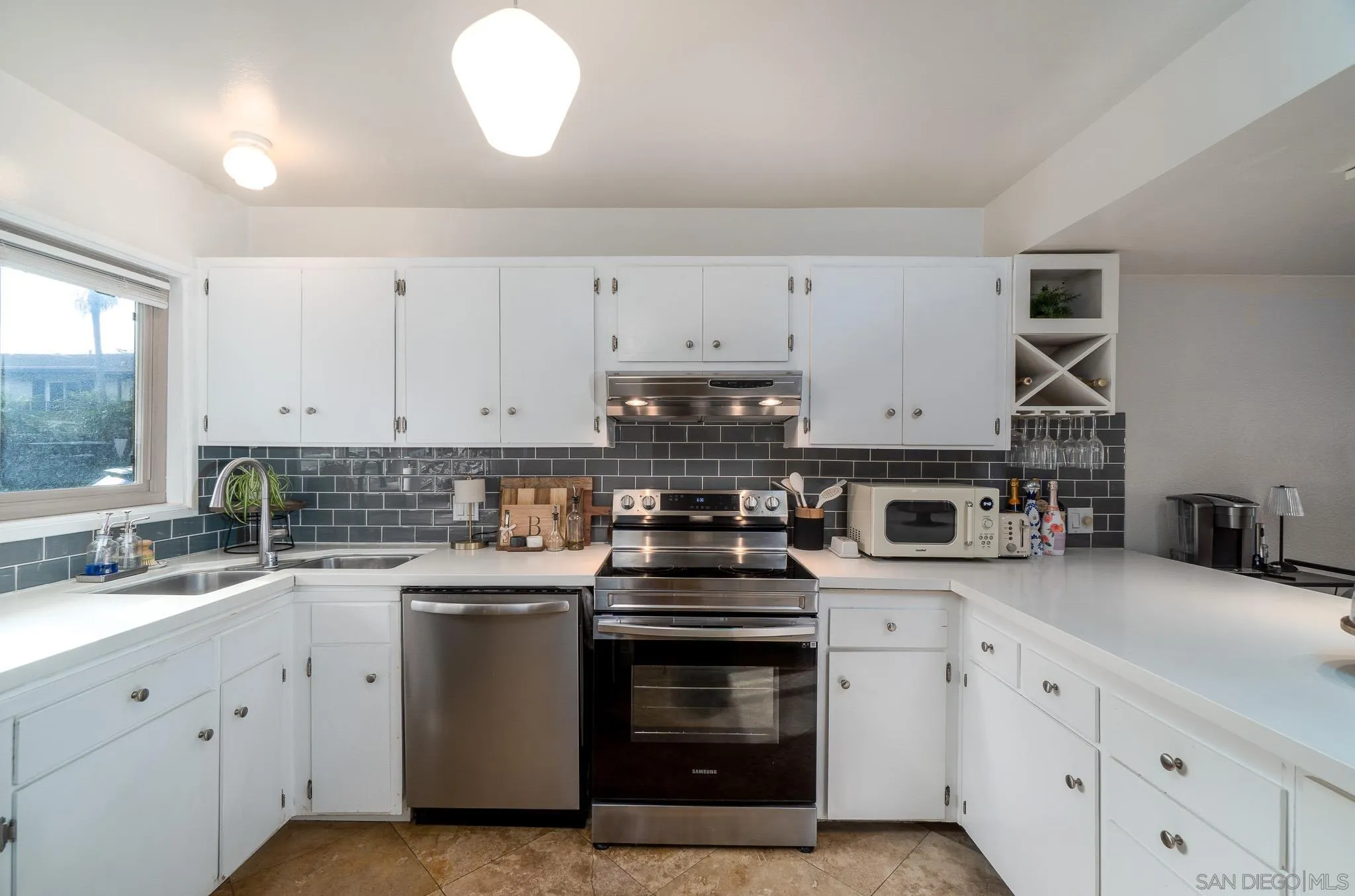 Photo #12: 250046254 Listing: Photo #12