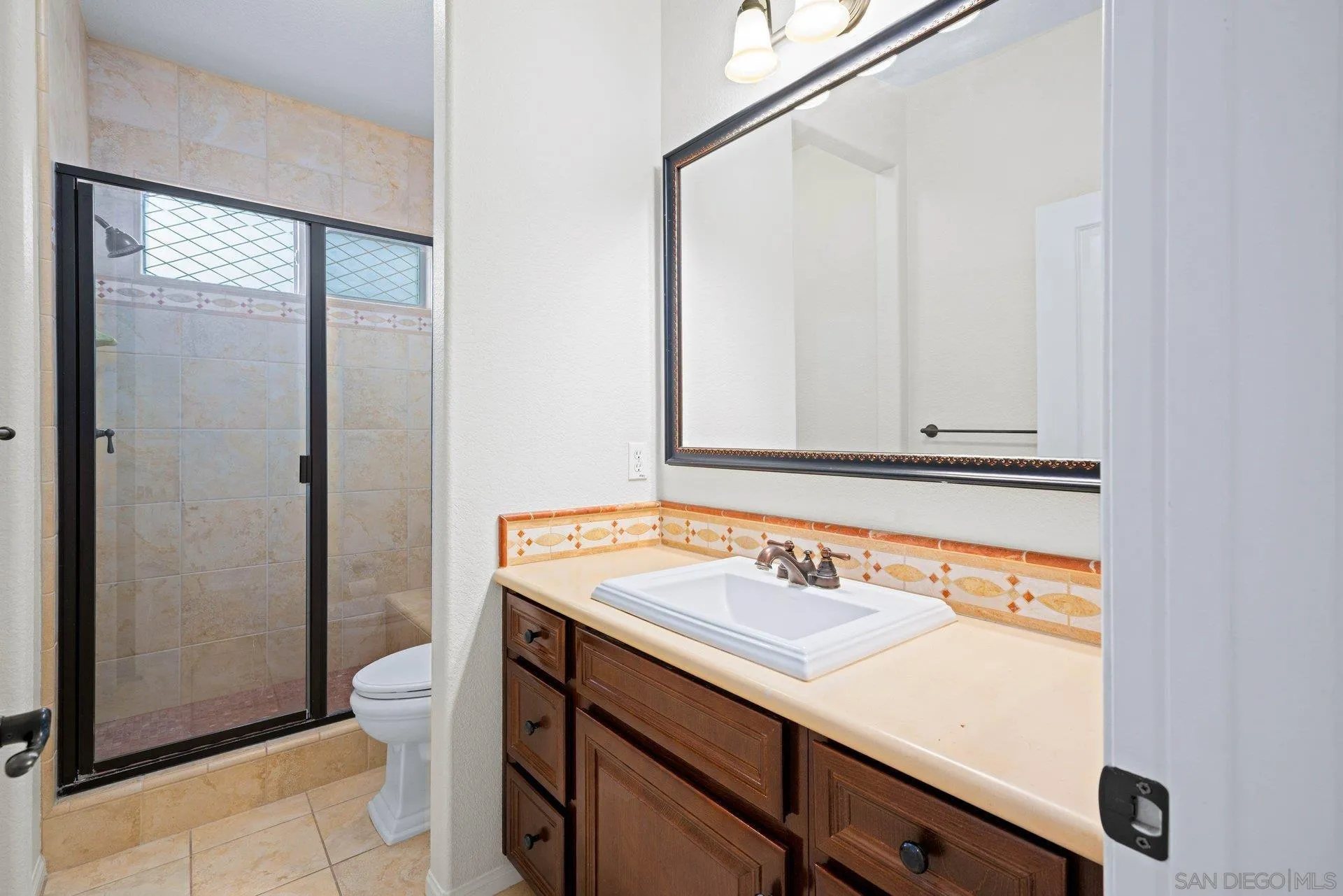 https://cdn.realtyfeed.com/cdn/127/250046255/8321006715f82dd819c2f35971a721d3.webp